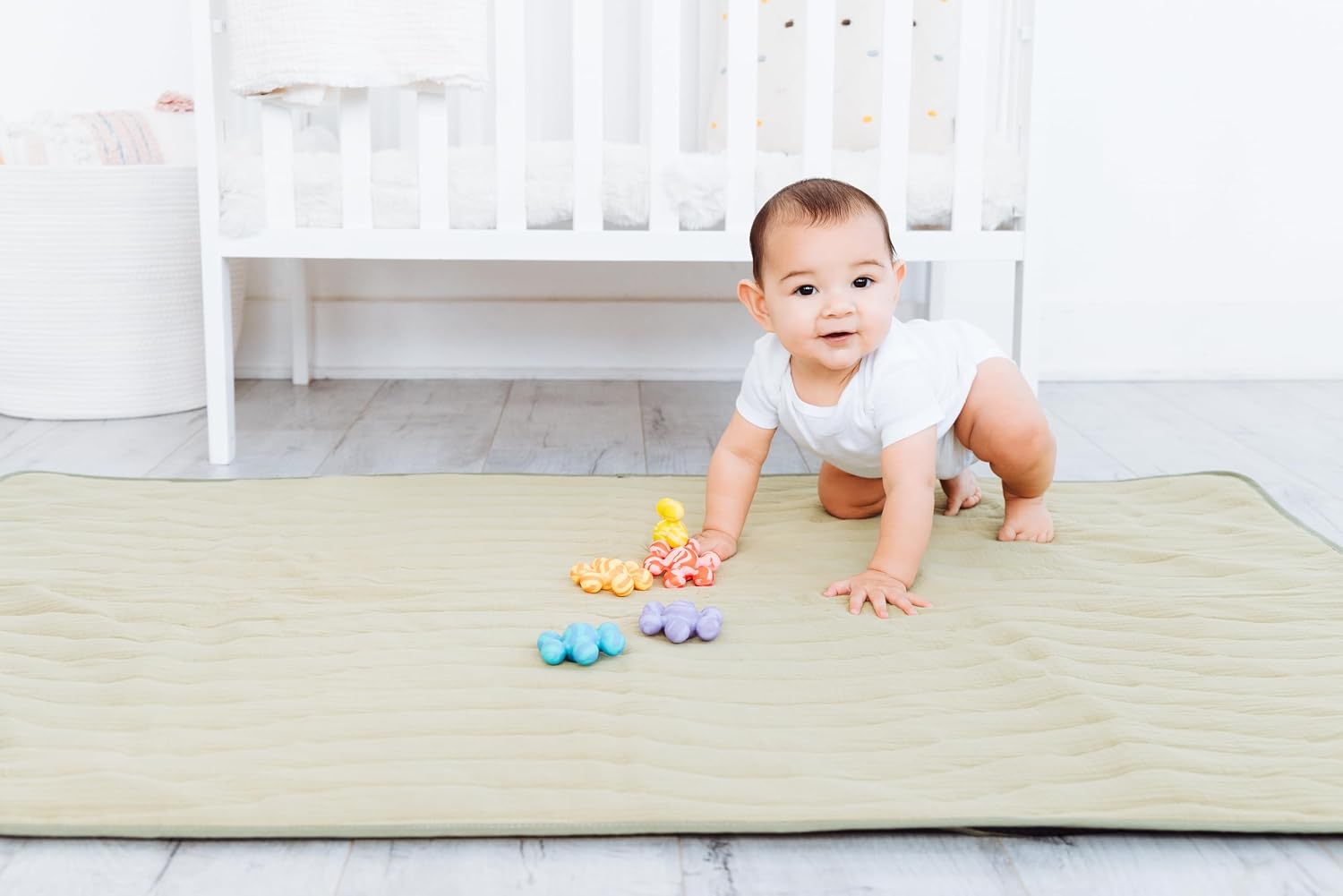 Ubbi Baby Tummy Time Floor Mat, Thick Padded Foam Play Mat for Infants & Toddlers, 40.5 x 56.5 Infant Activity Mat with Detachable Cotton Muslin Cover, Machine Washable, Foldable, Green Lily Pad
