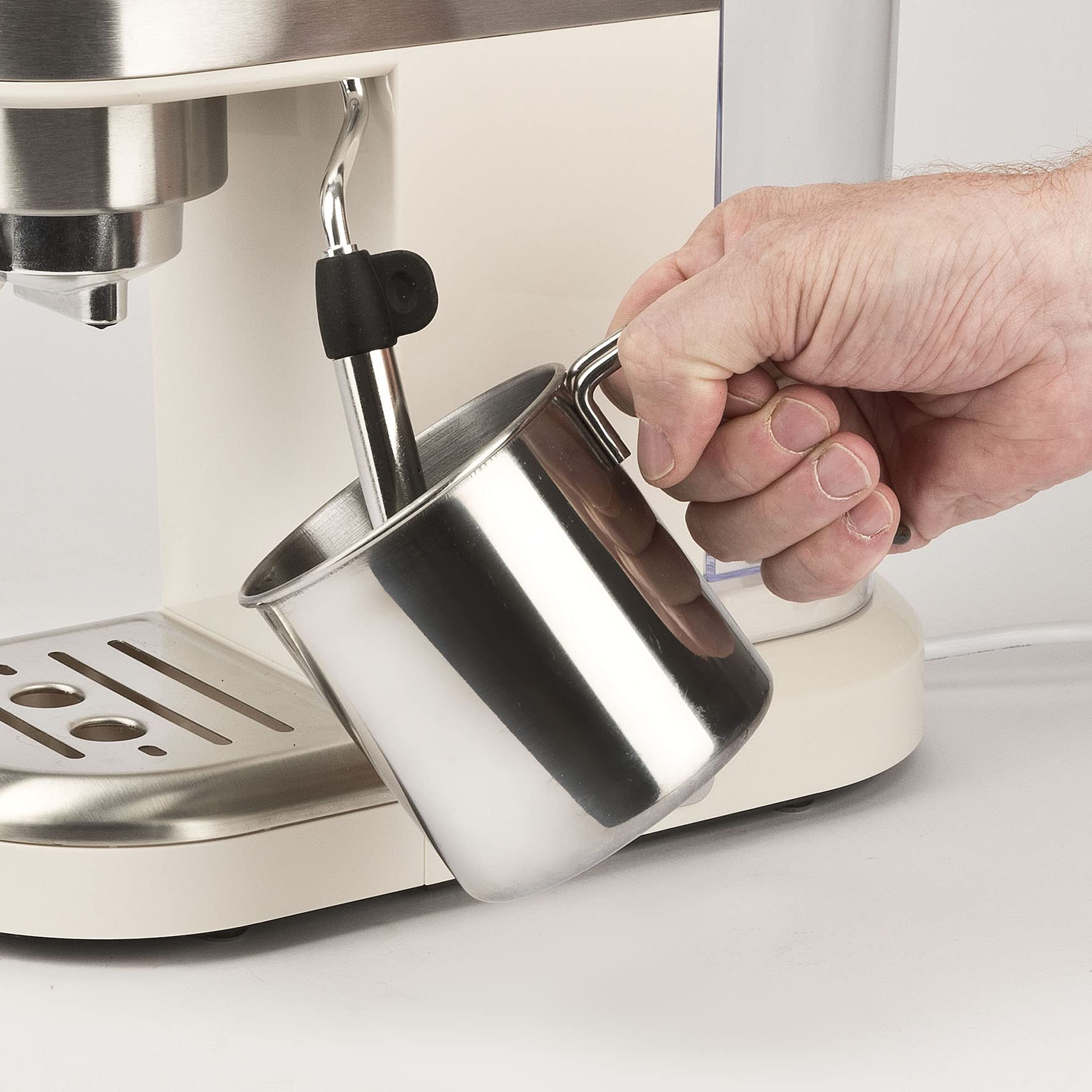 G3 Ferrari G10168 Amarcord Cafetera Espresso, 15 Bares, 1350 W, 1/2 Tazas, Termómetro, Calienta tazas, Depósito de 1,4 Litros, 3 filtros Inoxidables, Beige