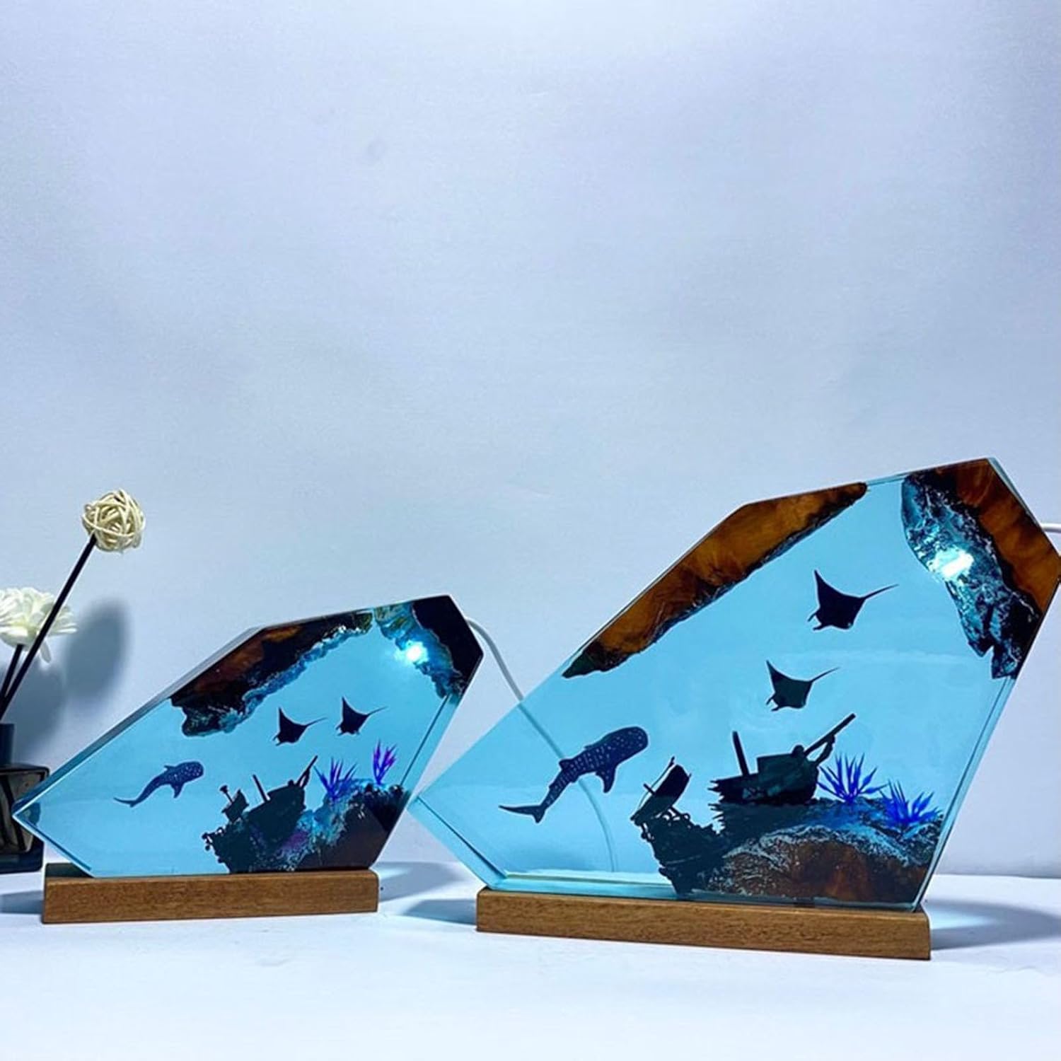 Ocean Creative Epoxy Resin Wood Light Lamp - Deep Sea Shark and Diver Aquatic Ocean LED Night Light Handmade Resin Wooden Lamp Desktop Decor Christmas Birthday Gift for Friend Family (Whale Shark)