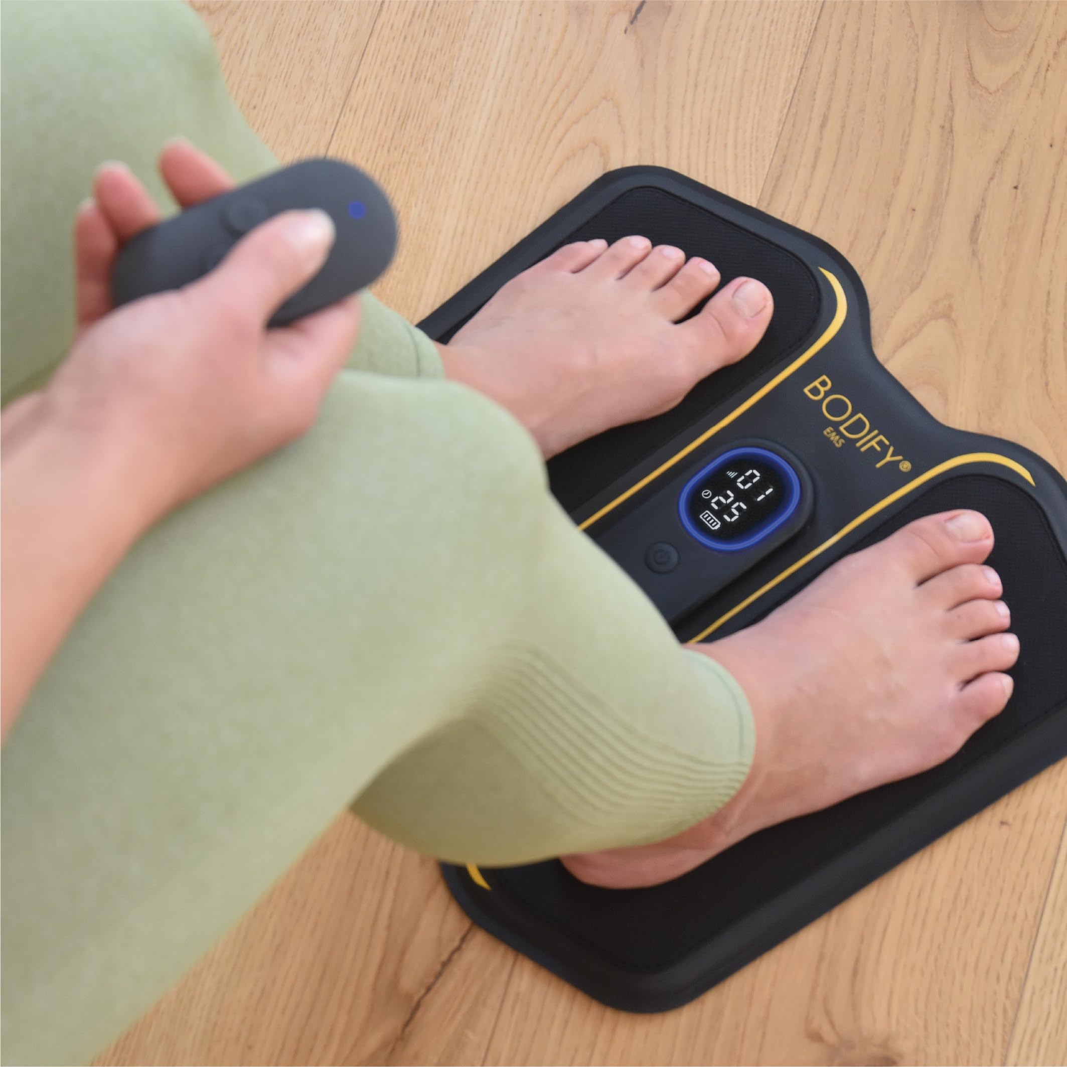 Bodify® EMS Fußtrainer Pro - Gezielte Stimulation der Fuß & Unterschenkel Muskulatur! - Muskelaufbau - EMS Training - für Männer und Frauen - DAS ORIGINAL