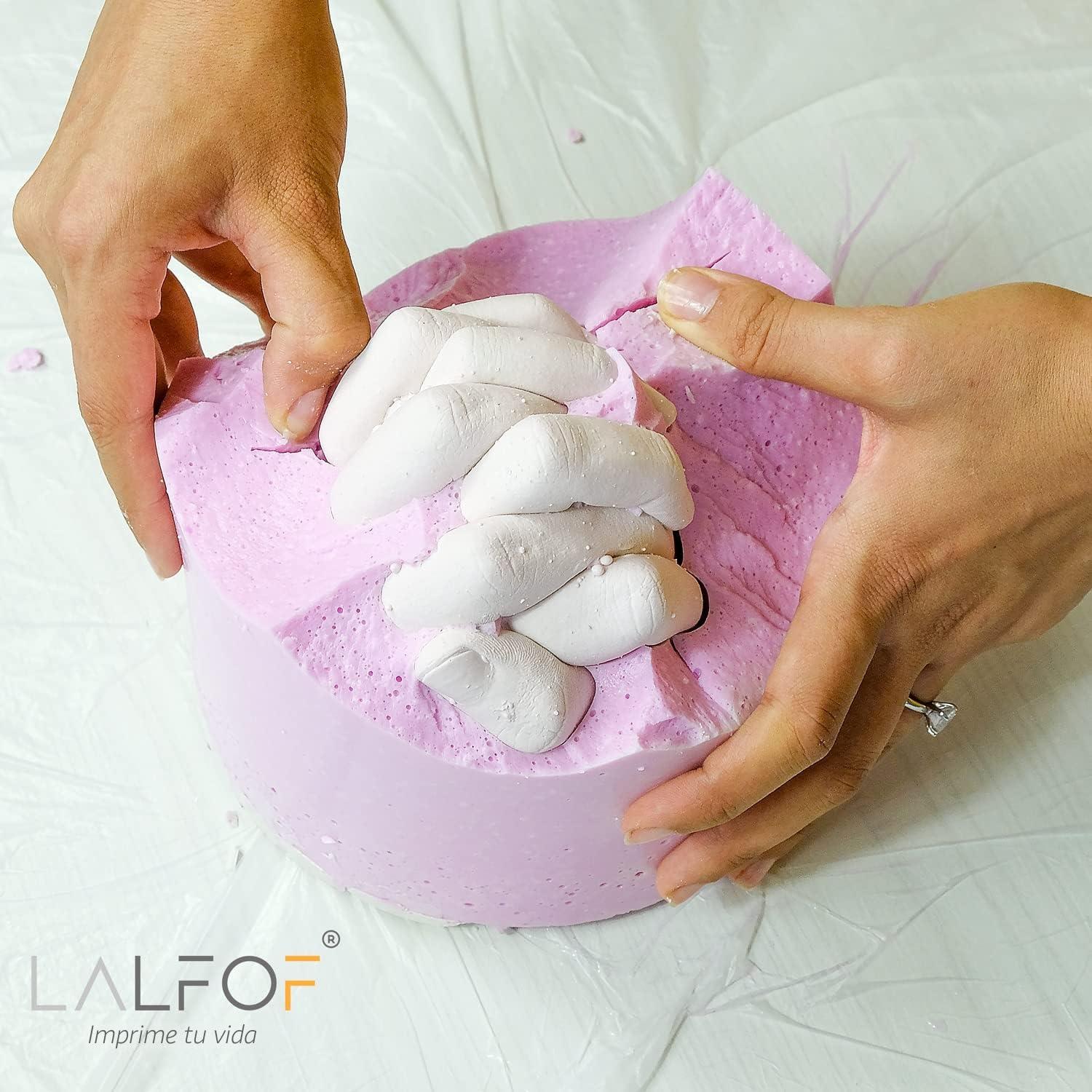 Escultura Manos Pareja Con NOMBRES| Regalos Originales Para Mujer - Regalos originales para hombre | Kit Manualidades Adultos | Regalo personalizado con alginato para moldes| Regalo aniversario pareja