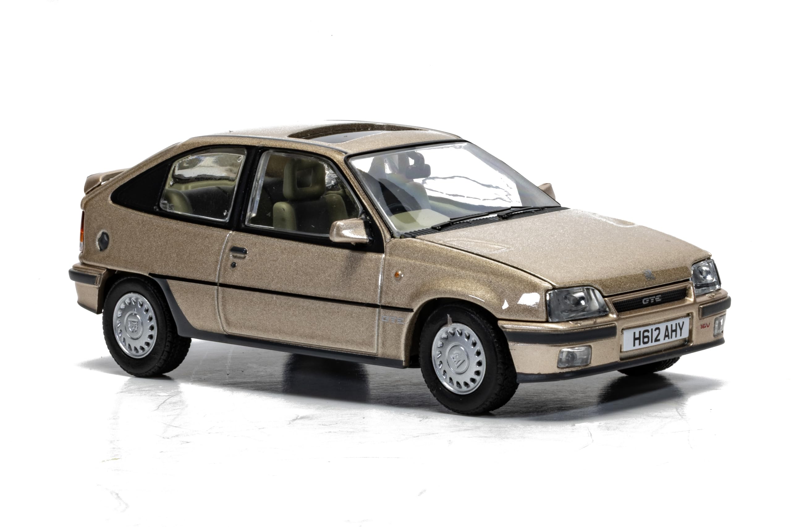 Corgi VA13209 Vauxhall Astra Mk2 GTE 16V, Rembrandt Silver Corgi Vanguard Die-Cast Model