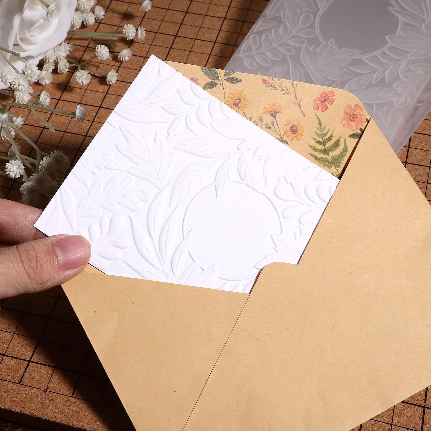 Cartelle per Goffratura 3d, 16,3x11,5cm Modello Ghirlanda Decorata con Foglie in Rilievo Stencil per Goffratura Strutturata per la Creazione di Biglietti per Album e Altri Lavori con la Carta