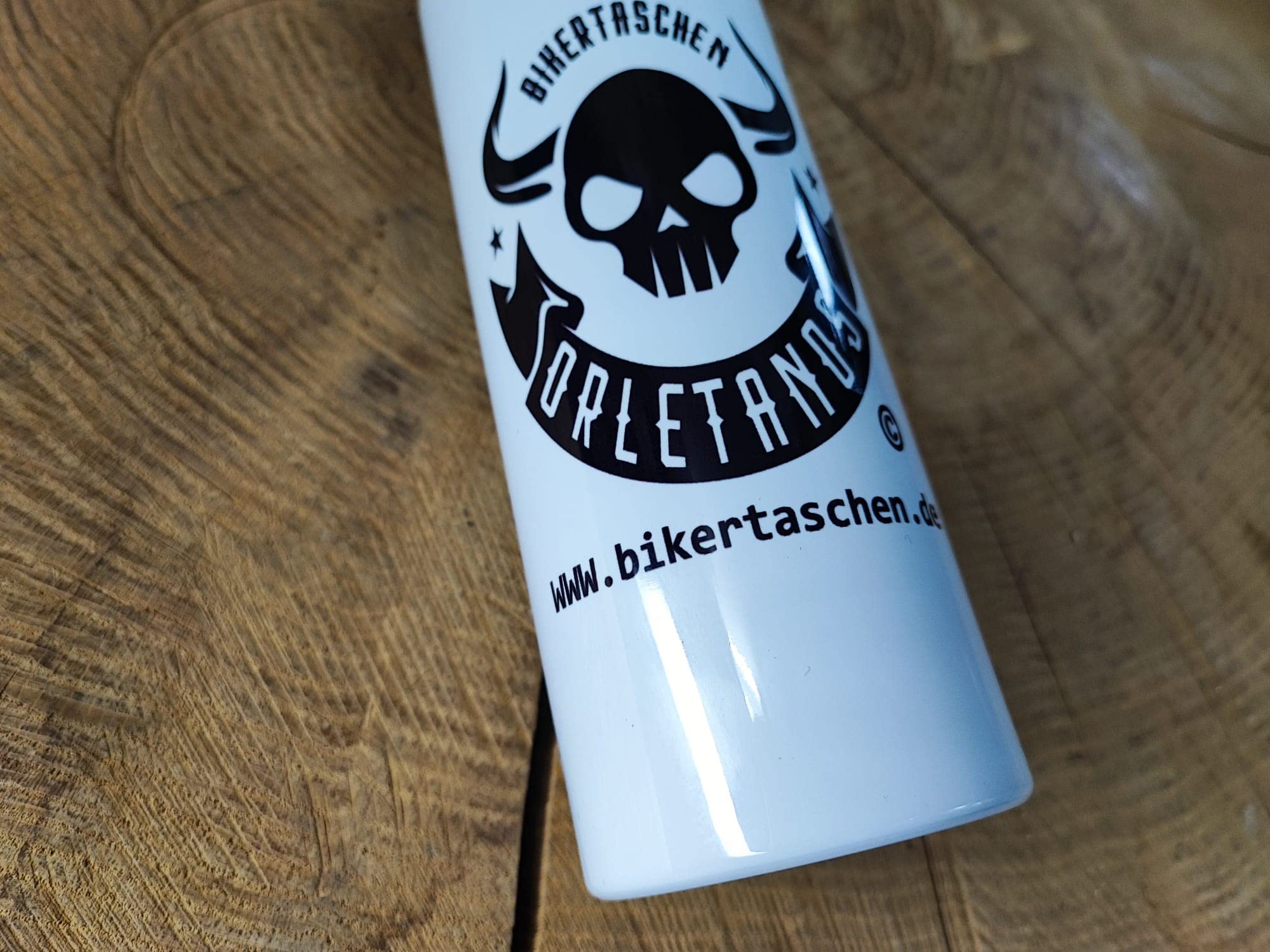 Benzinflasche Aluminium 800ml weiß mit Skull kompatibel mit Harley Davidson Schwingentaschen Seitentasche Satteltaschen Sportster Softail Rocker Biker Alu Flasch