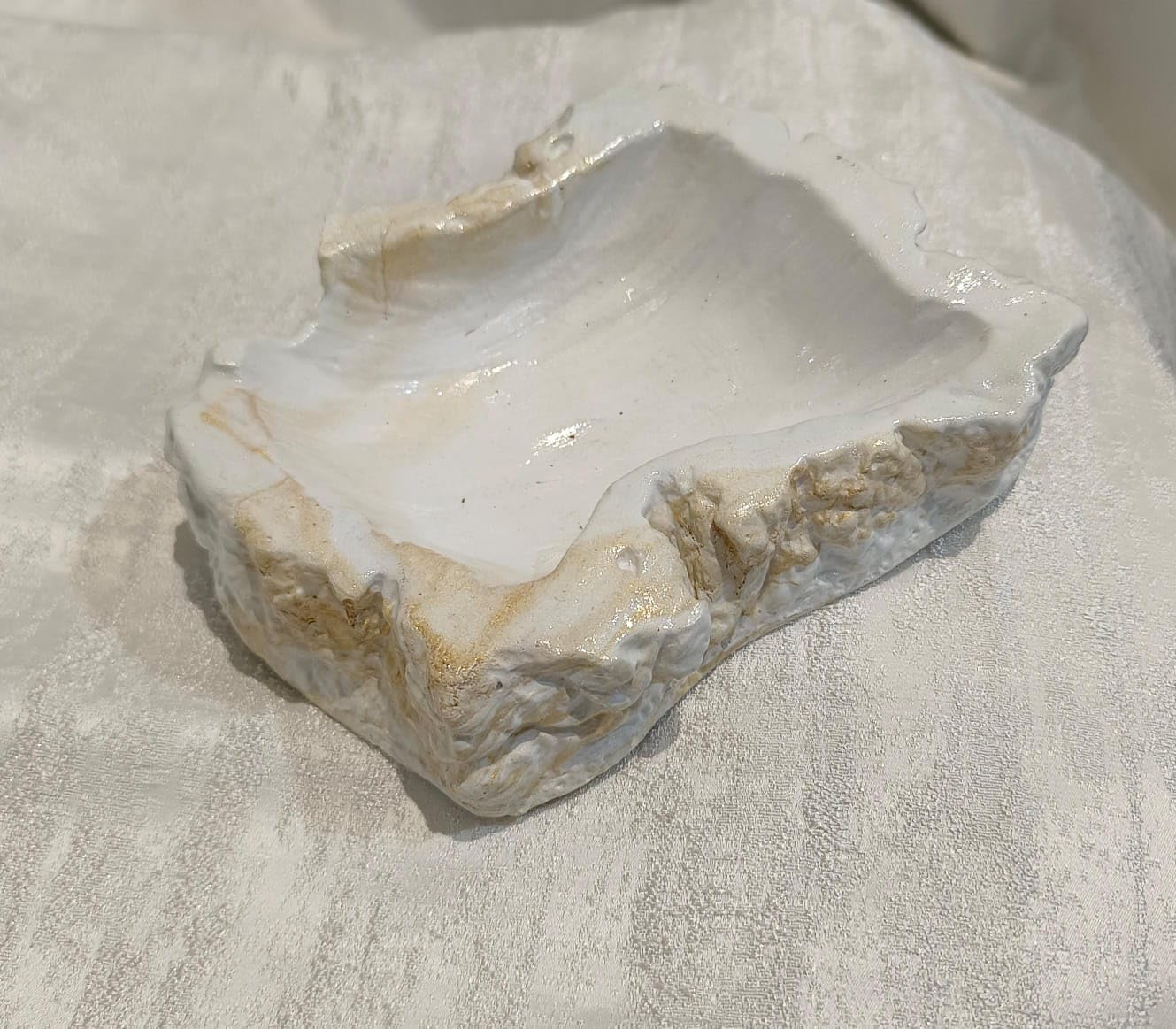 The Dr's ARTISTREE™ Concrete Rock Trinklettray | Jewellery/Makeup Organiser | Home Decor |Candle Base | AshTray | Paper weight |Decorative Multipurpose (16x12x3.5 cm) (White-Gold Marble)-picture-16