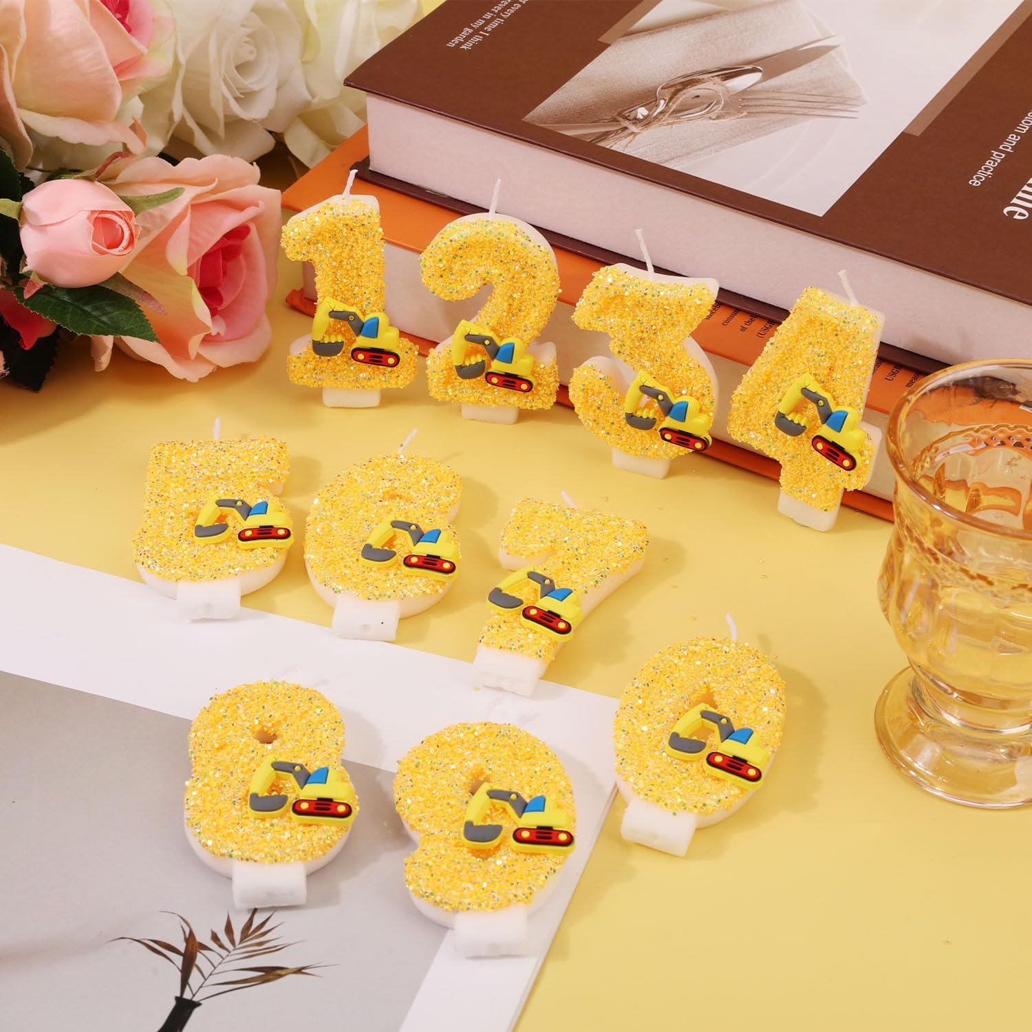 Rođendanska svijeća u dekoraciji torte