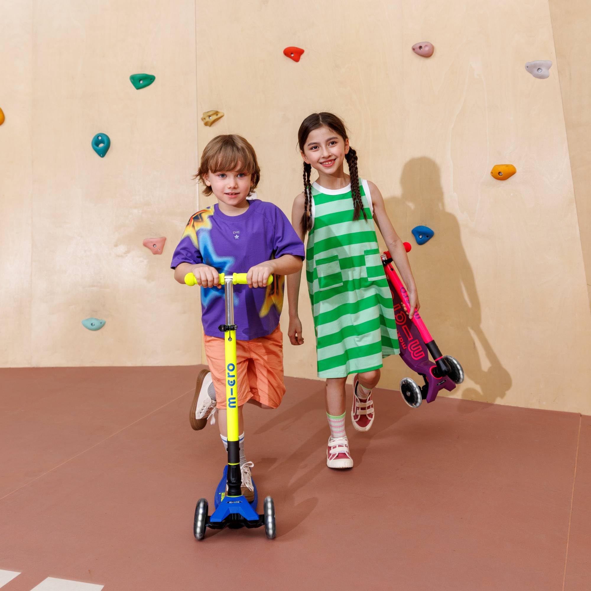 Micro® | Maxi Deluxe Plegable LED | Patinete 3 Ruedas Niños | Altura Regulable | Ruedas con iluminación LED | Rodamientos ABEC9 | 5-12 Años | Niños y Niñas