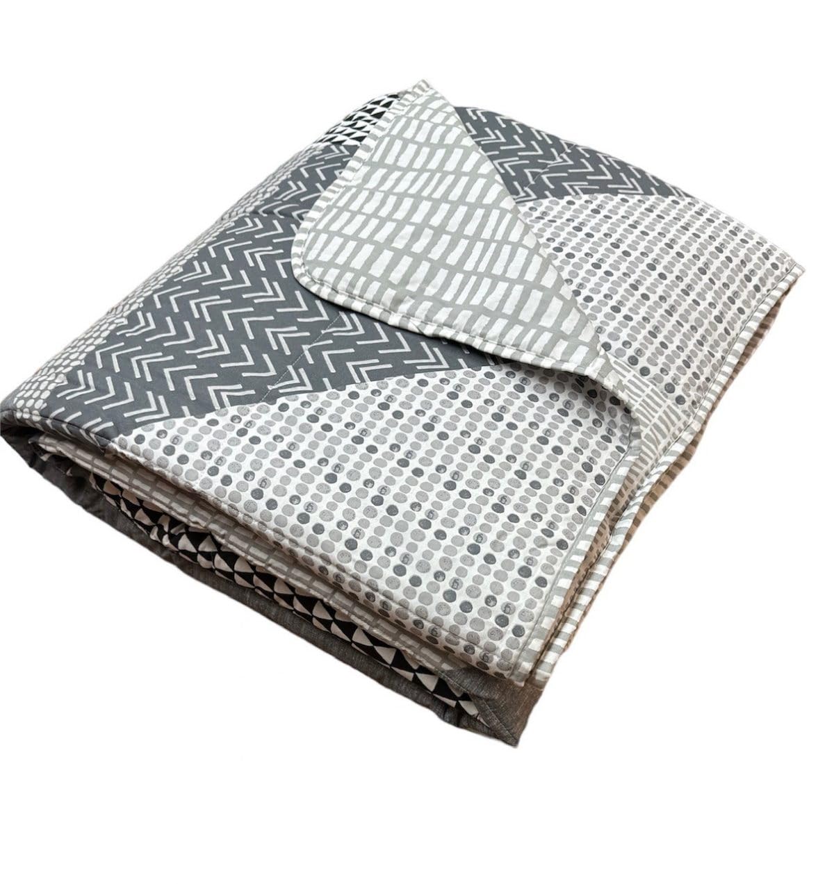 Couvre-lit gris Catherine Lansfield Larsson Geo 240x220cm pour lit deux places