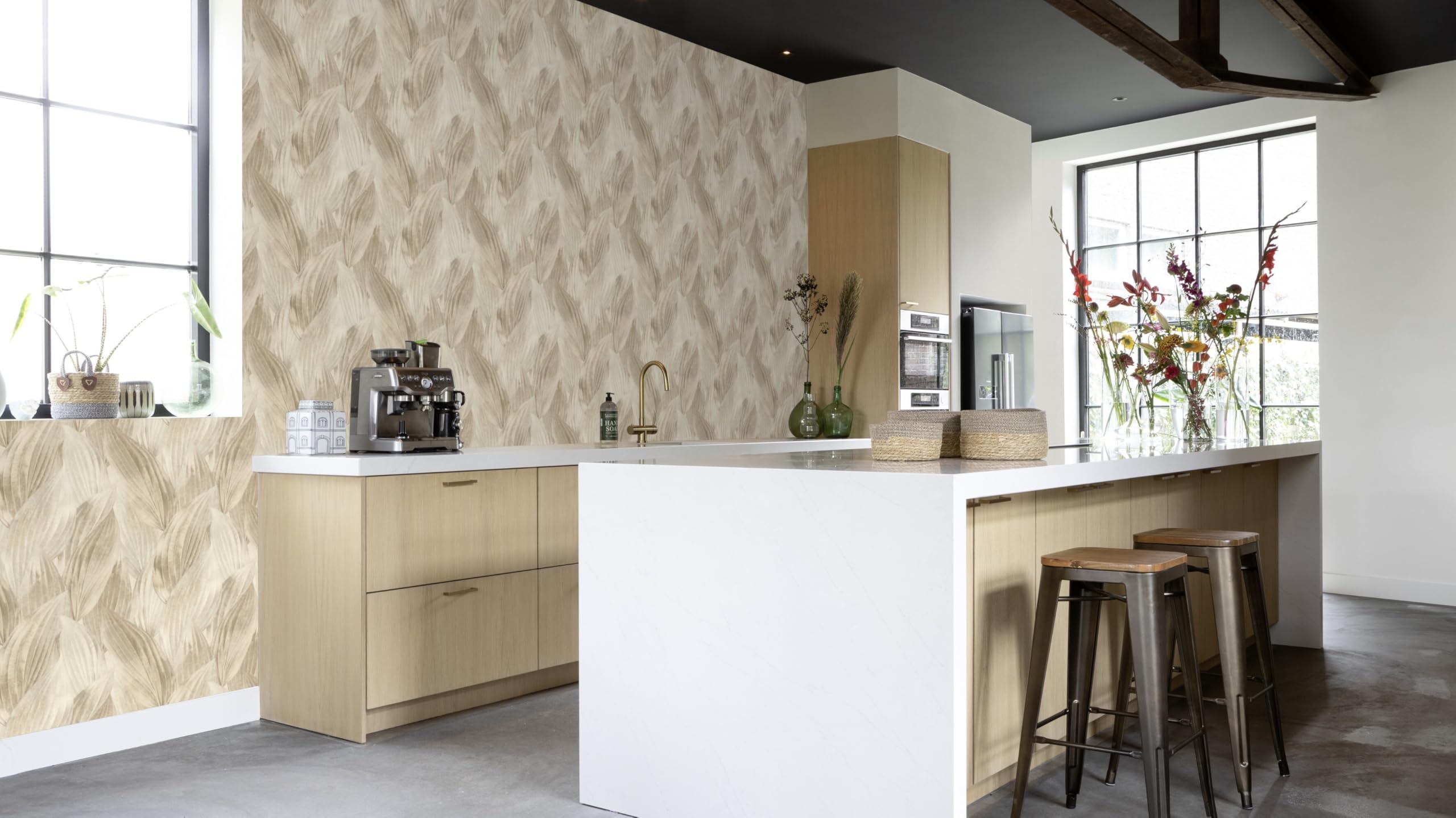 Rasch Carta da parati in tessuto non tessuto con motivo di foglie 'Back To Nature', moderna carta da parati in vinile, motivo foglie beige, per un'atmosfera esotica, robusta e lavabile, 10,05 m x 0,53