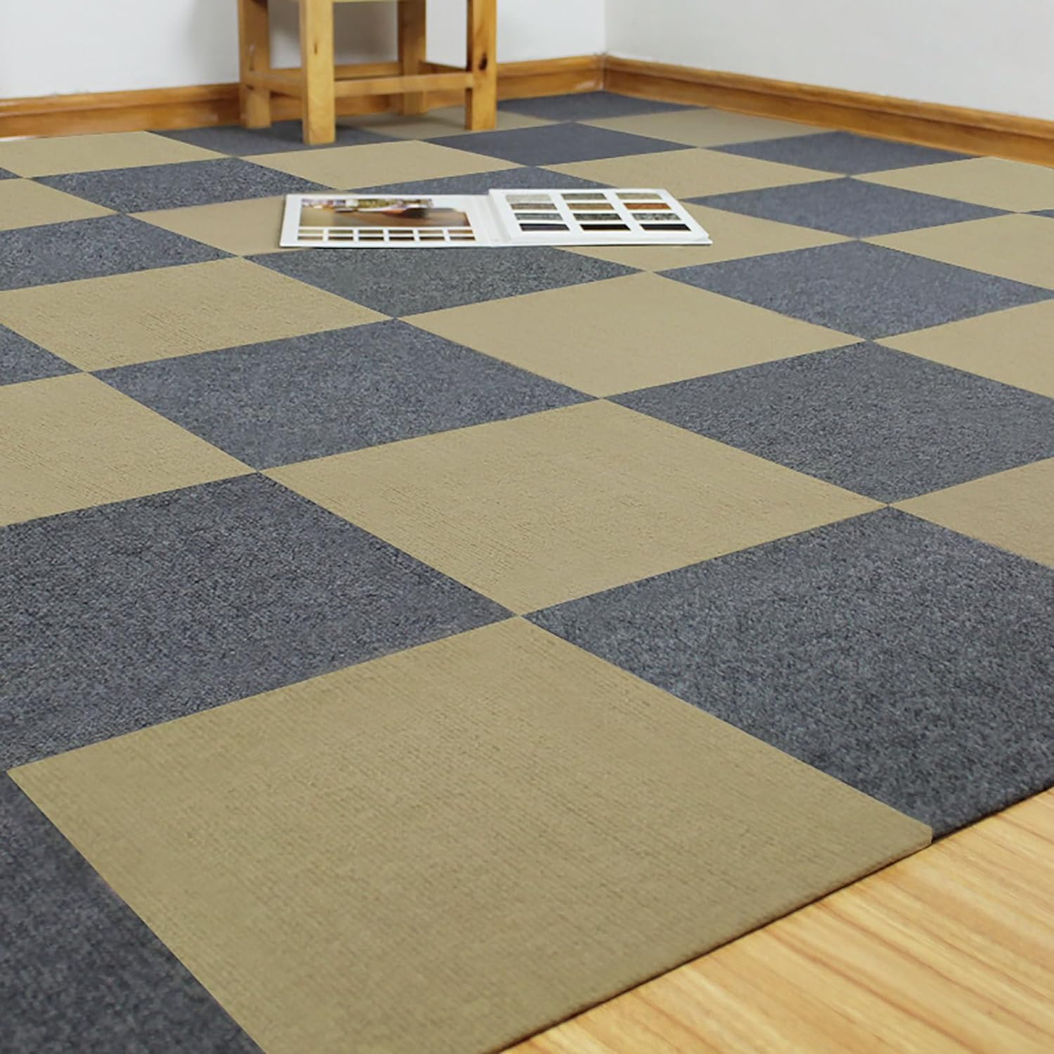 Dalles de Moquette for la Maison Dalles de Moquette Auto-adhésives polyvalentes 12X12 Pouces, insonorisées, à décoller et à Coller, faciles à Installer, Tapis de Sol antidérapant, 24 pièces | Apricot