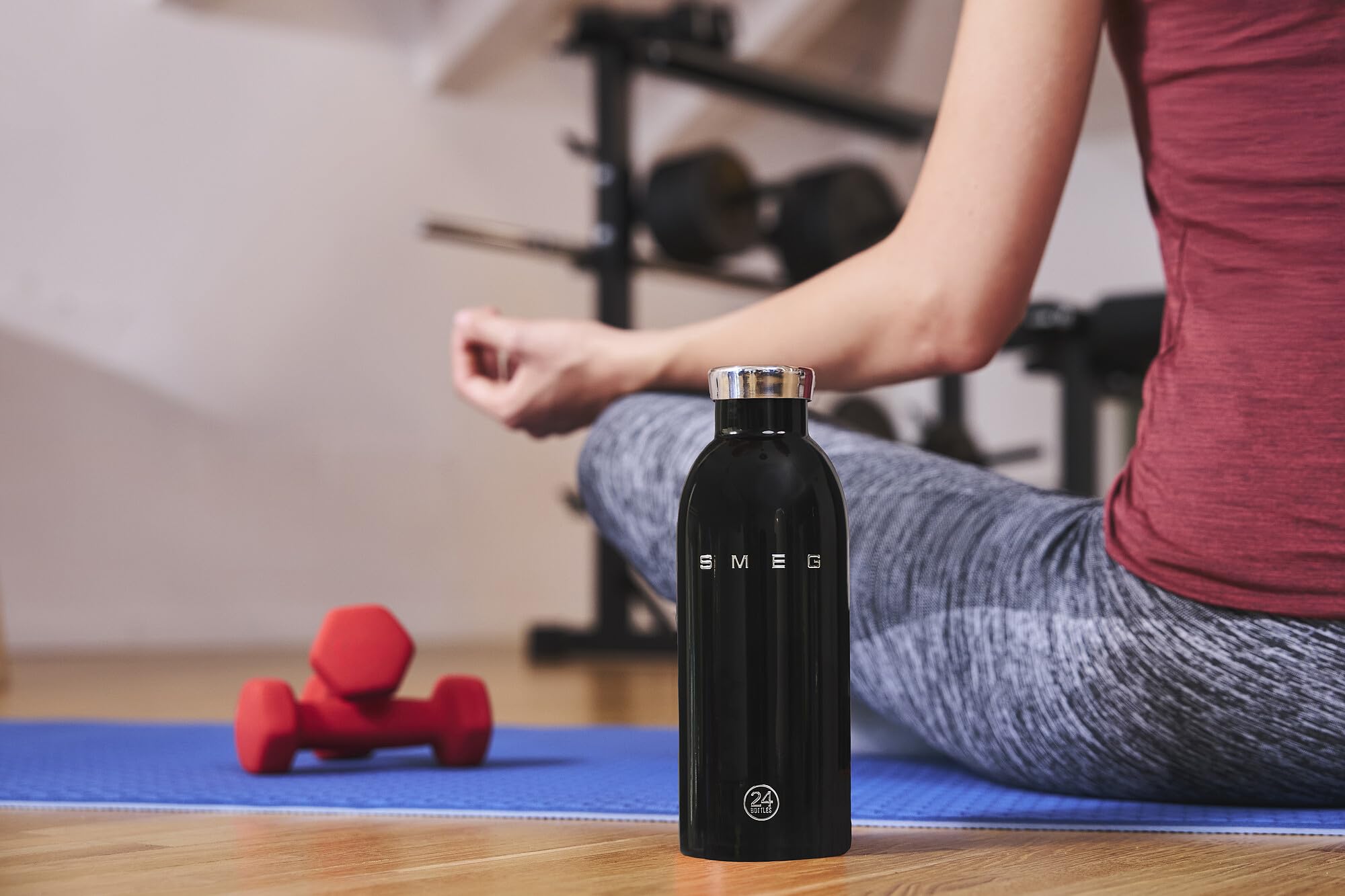 Smeg x 24Bottles Clima Bottle, 500 ml Isolierte Edelstahl Trinkflasche WBF01BL, Doppelwandige Isolierung und Luftdichter Verschluss, 24h Kalt & 12h Heiß, Schwarz
