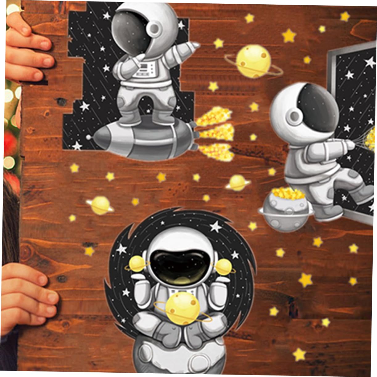 OSALADI 2pezzi Adesivo Murale Astronauta Cartoon Pvc Decorazione Per Pareti Casa Stile Creativo e Divertente Facile Da Applicare Per Camera Da Letto e Bagno
