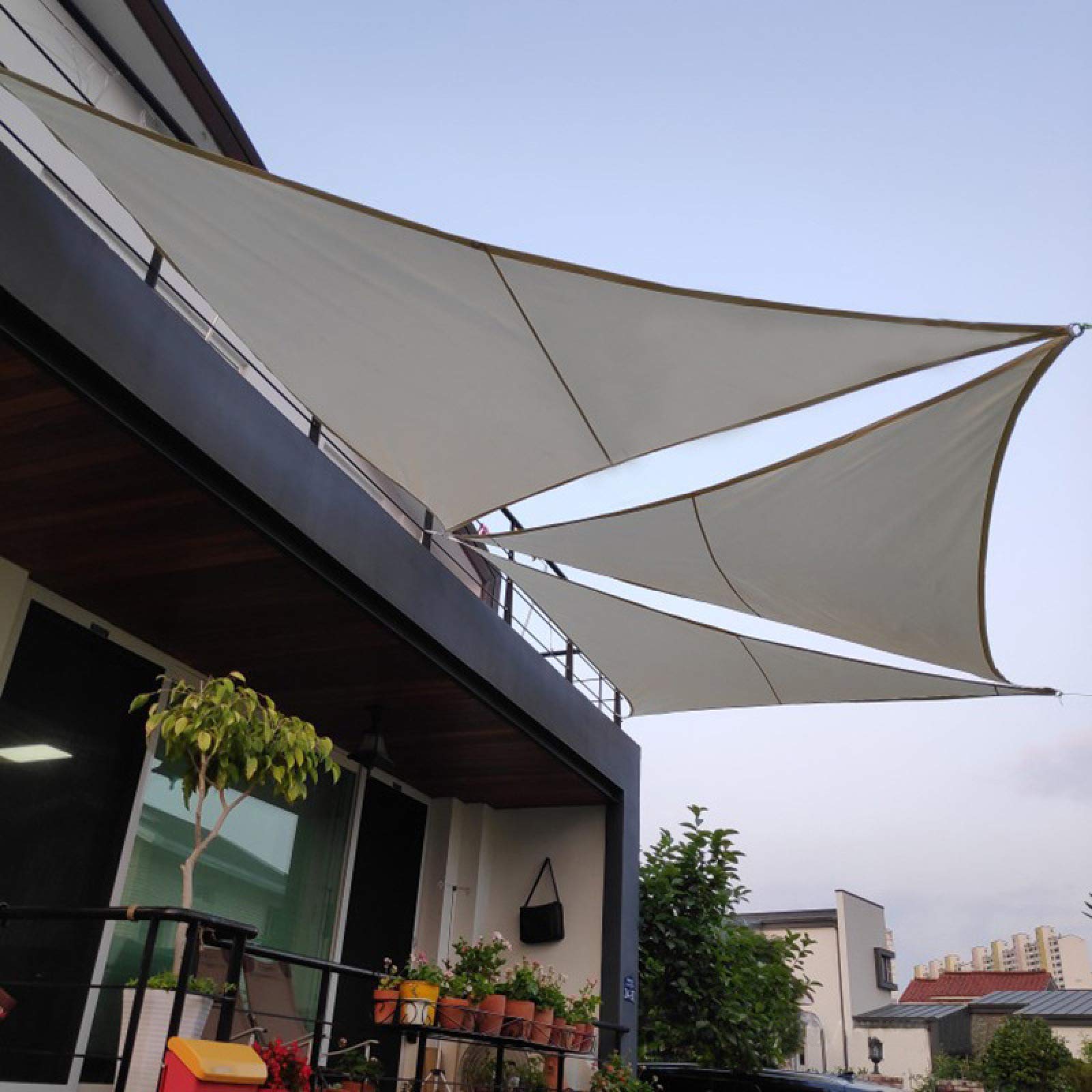 HIONRE Voile d'ombrage Pare-Soleil Jardin Balcon,Voile d'ombrage Triangulaire, Voile d'ombrage Anti-Pluie de Jardin, Beige, 3,6 x 3,6 x 3,6 m,Respirant étanche Voile d'ombrage