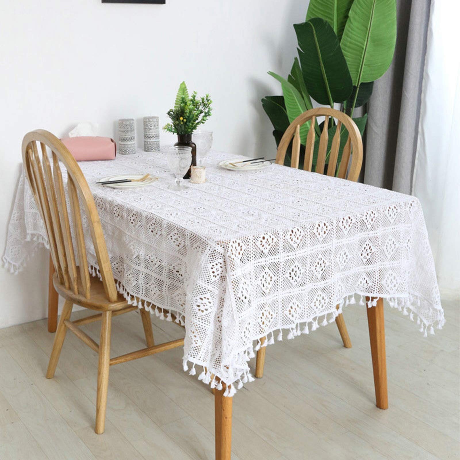 Nappe dentelle fleur ajouré blanc au design moderne épuré