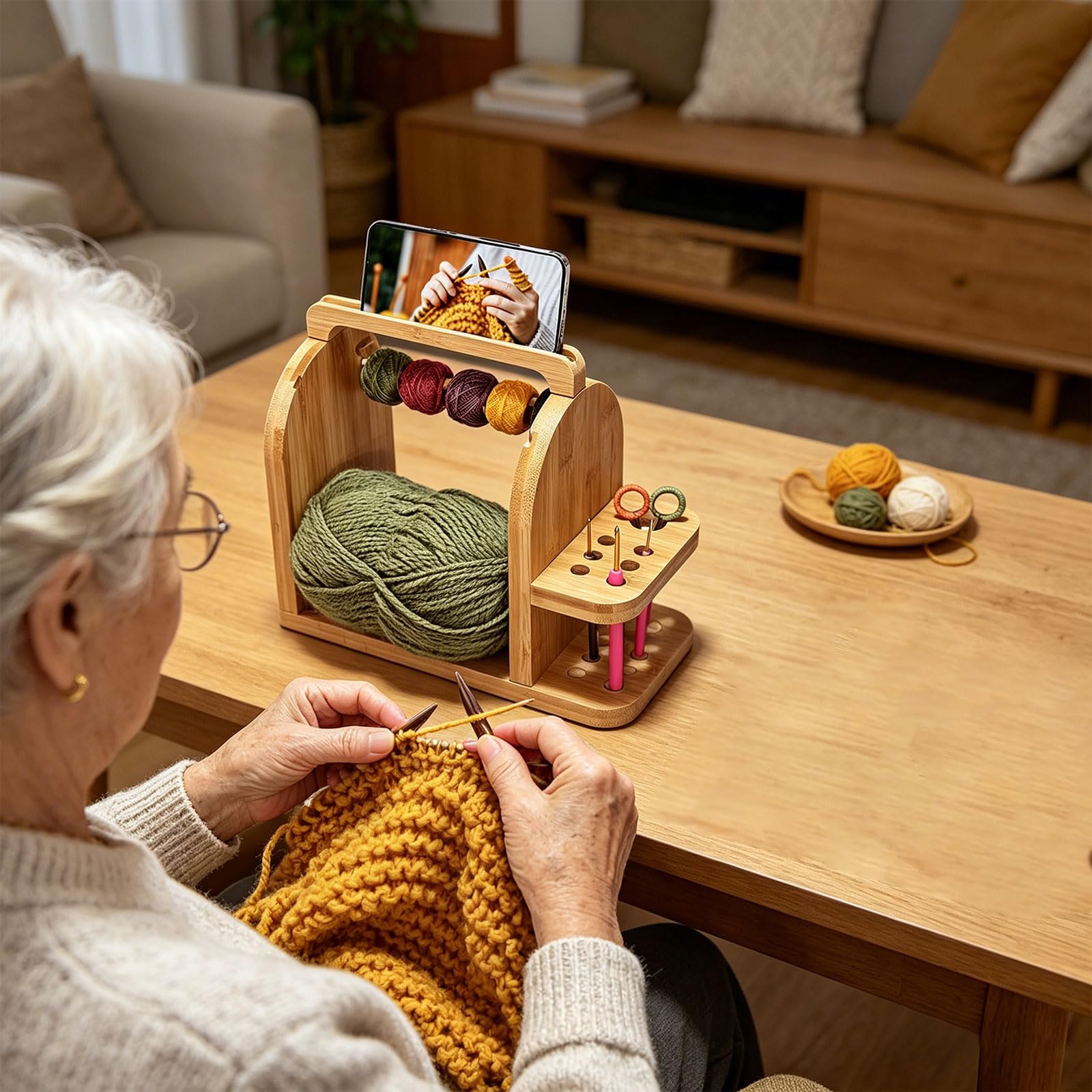 Porta bobine di filo in legno naturale dotato di supporto per smartphone e custodia per aghi 20 x 10 x 15 cm, dispenser per filati con supporto per telefono