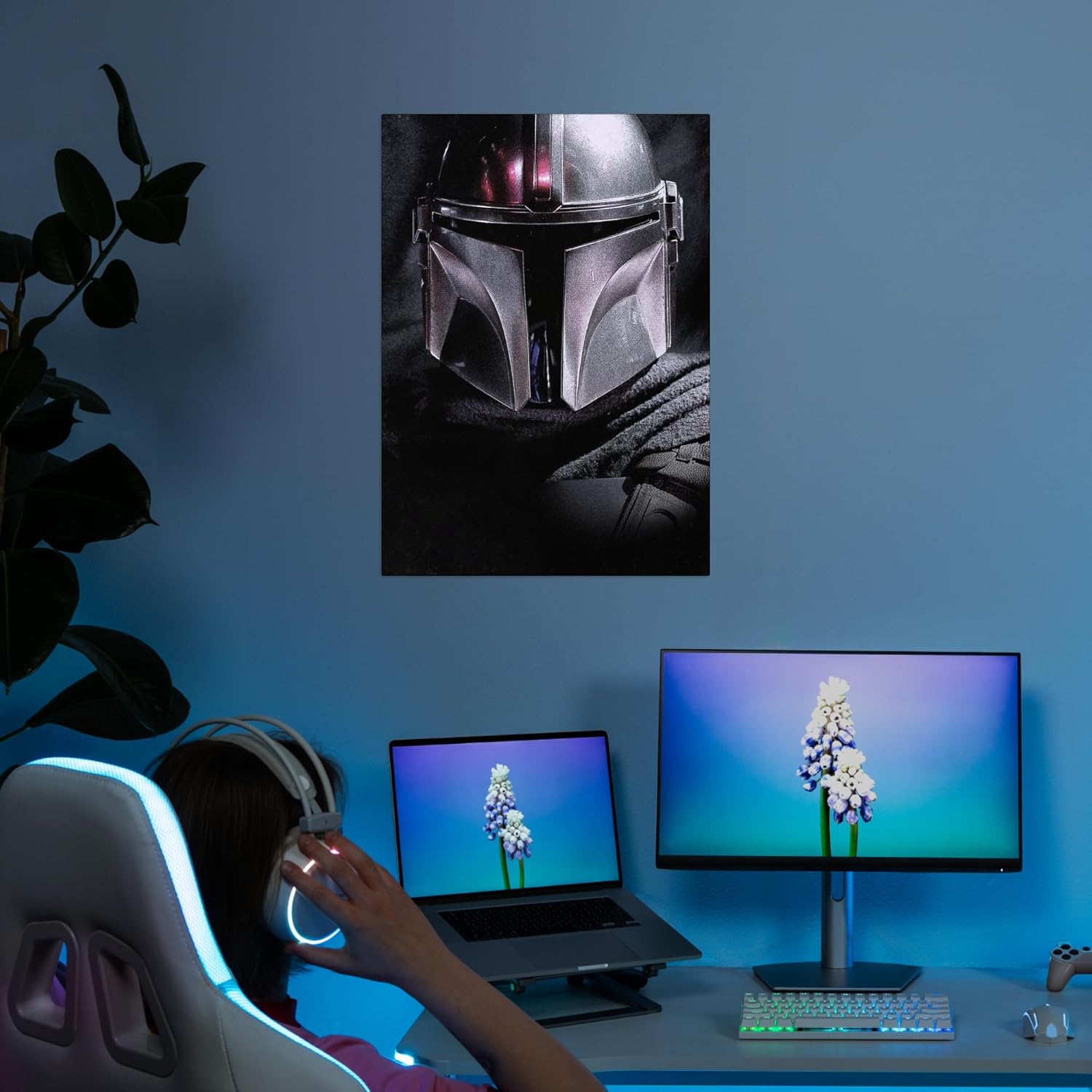 Displate Metal Poster Star Wars - Mandalorian Season 2 - Fate - Dark Helmet - The Vintage Collection - Collectible Gift - Premium Decorations Wall Art Decor Gifts Movie Posters - 12.6x17.7 in