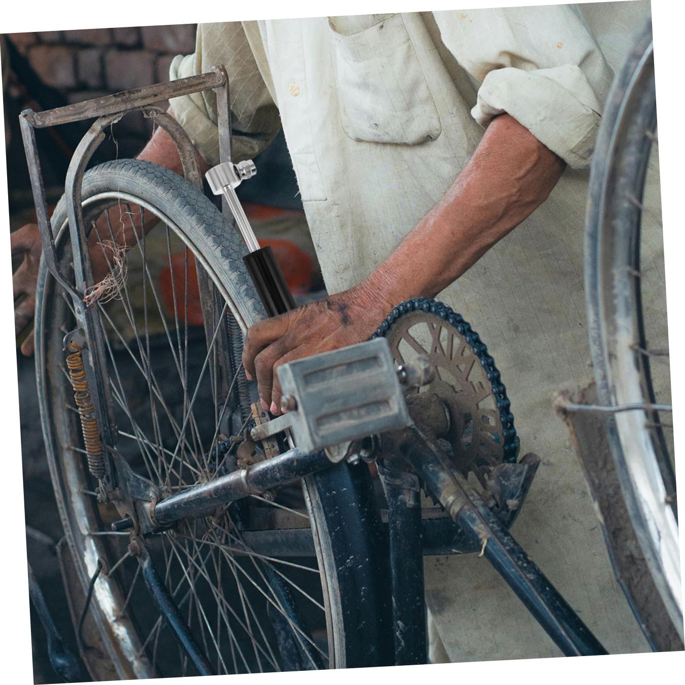 Hemobllo Kit di Riparazione Bicicletta Portatile con Mini Pompa Leggera, Leve per Pneumatici Resistenti e Toppe per Foratura, per Uso Domestico e Gite All'aperto