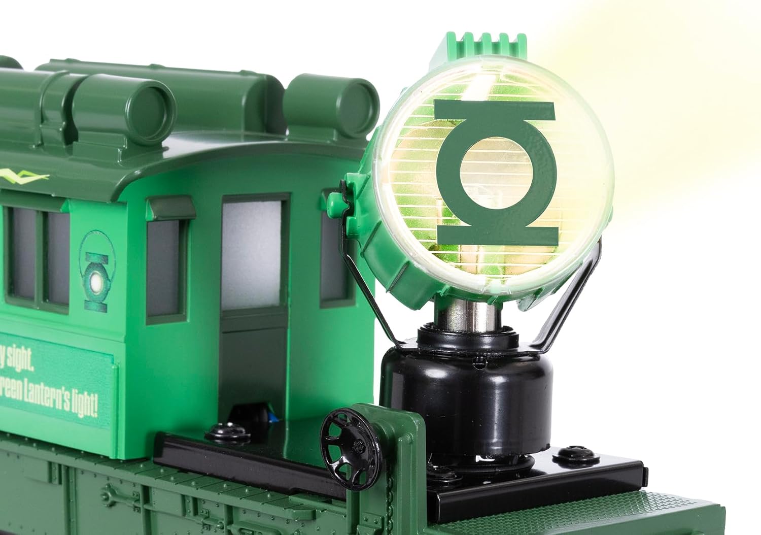 Lionel DC Comics Green Lantern Searchlight O Gauge Model Train Caboose with Illuminated Power Ring Spotlight, Diecast Trucks & Operating Couplers, Age 14+