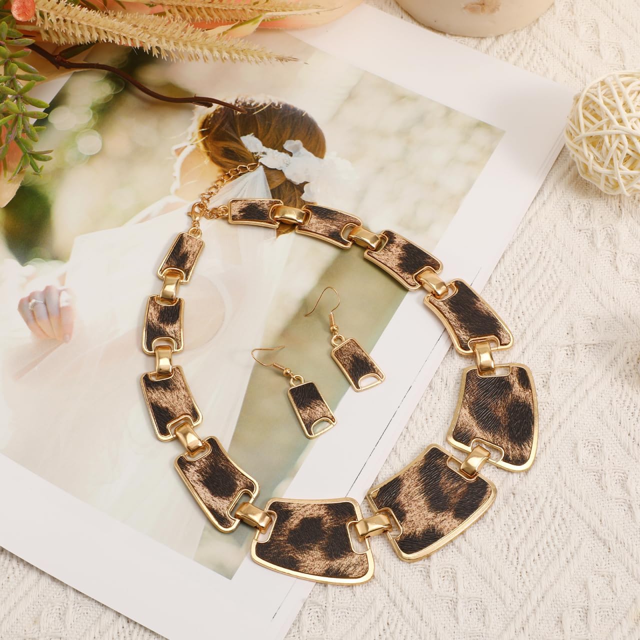 IMIKEYA Luxurious Leopard Print Necklace Earring Set Metal Jewelry for Women for Special Events Daily Wear, 38.00X3.50X0.50CM, Metal, alloy - Image 3