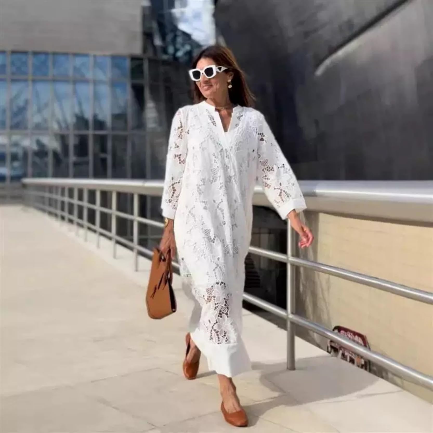 Abito da donna elegante in pizzo bianco con scollo a V maxi abito a due pezzi casual sciolto boho scava fuori all'uncinetto con abito sottoveste in raso