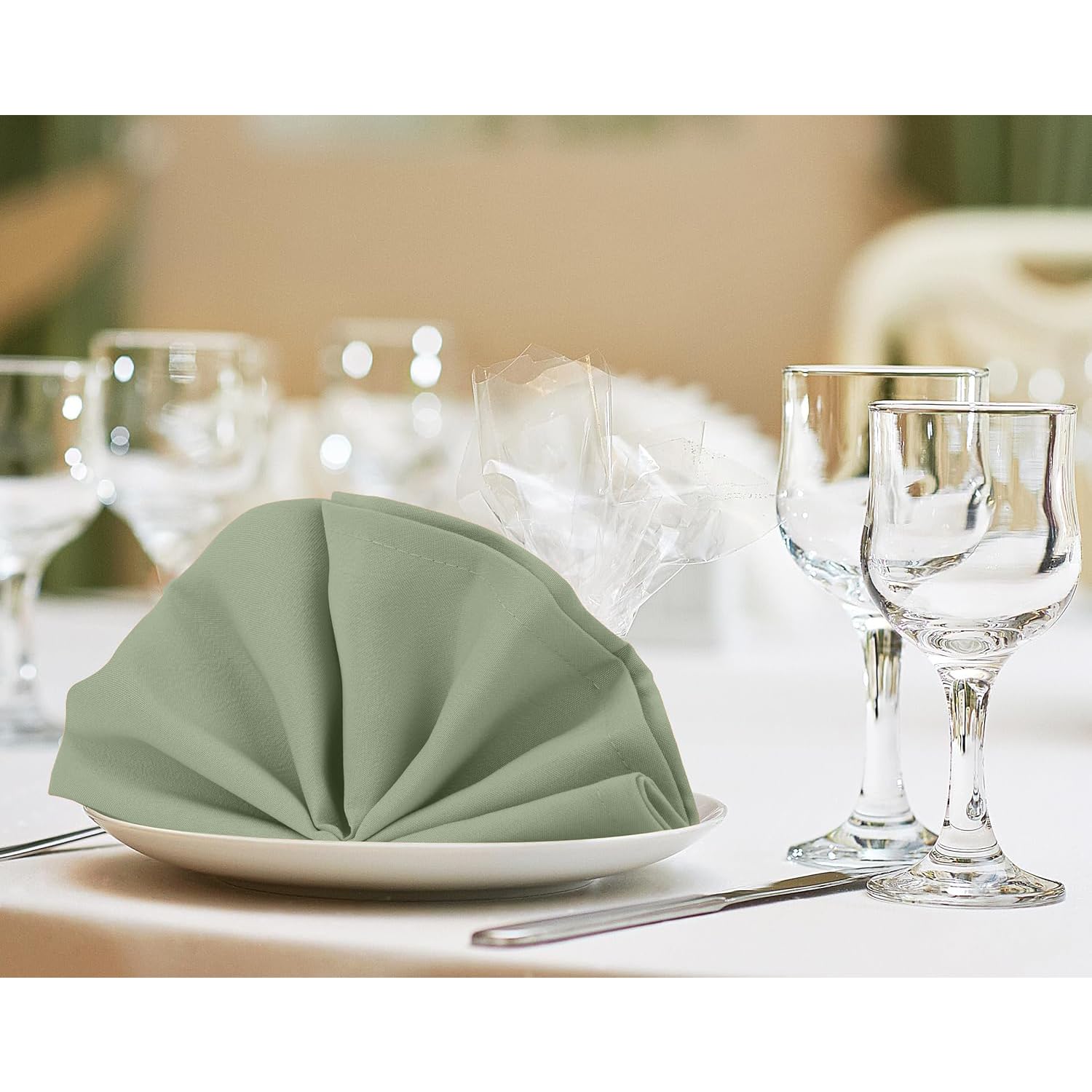 Lot de 50 serviettes de table carrées en polyester avec bords ourlés pour mariage, réception, dîner, banquets et fêtes de Noël, 48 cm x 48 cm, vert sauge