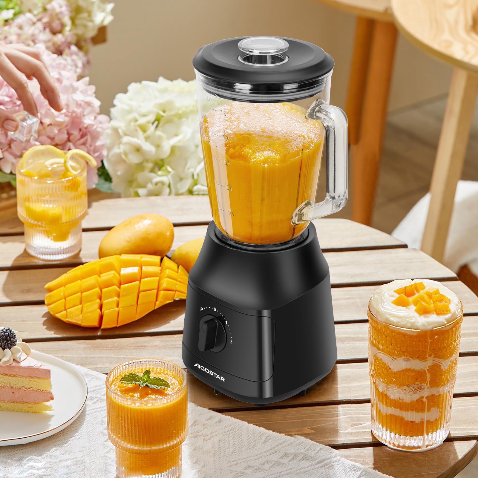 Aigostar Swift - Standmixer und Smoothie Maker, 1.5 Liter Glasbehälter, Titanbeschichteten Klingen, Ice Crush Funktion, 2 Geschwindigkeiten + Pulse, Spülmaschinenfeste Teile, 800W, Schwarz