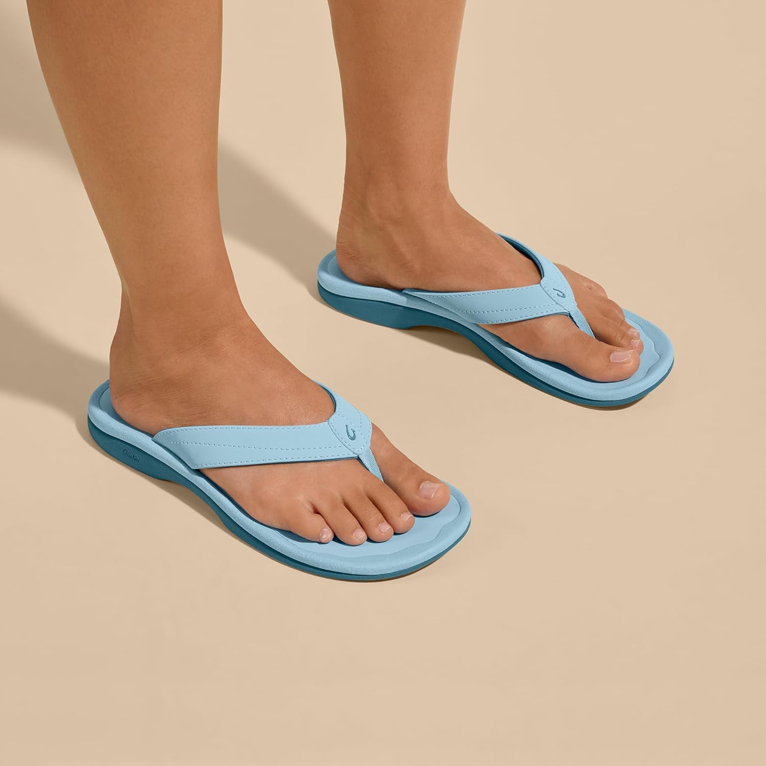 OLUKAI Ohana Women's Beach Sandals, Water Resistant Flip Flops, Arch Support & Comfort Fit, Lightweight & Durable, Enhanced Grip & Traction, Misty Blue/Misty Blue, 10