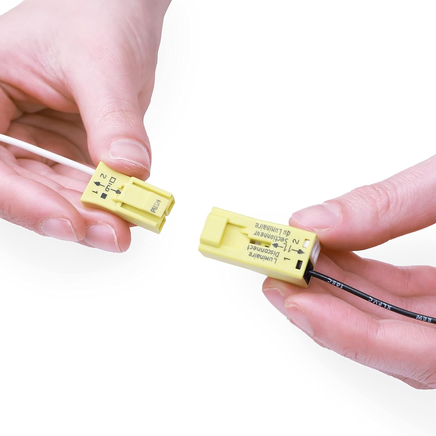 873-902 | WAGO Luminaire Disconnect Connector | 2-Pole Connector | Yellow | [Bag of 500 Pieces]