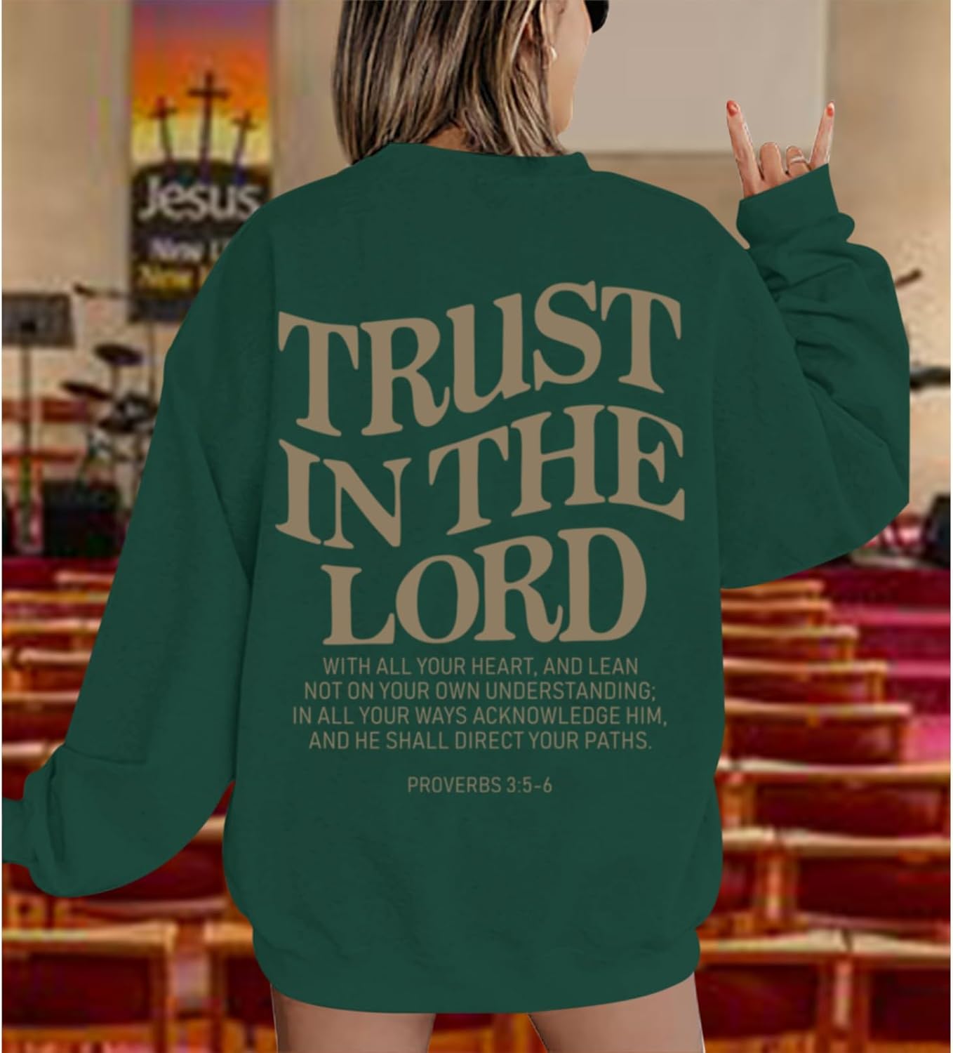 Tuislay Trust In The Lord Sweatshirt Bible Verse Christian Graphic Sweatshirts for Women Crew Neck Oversized Pullover Tops - Image 2