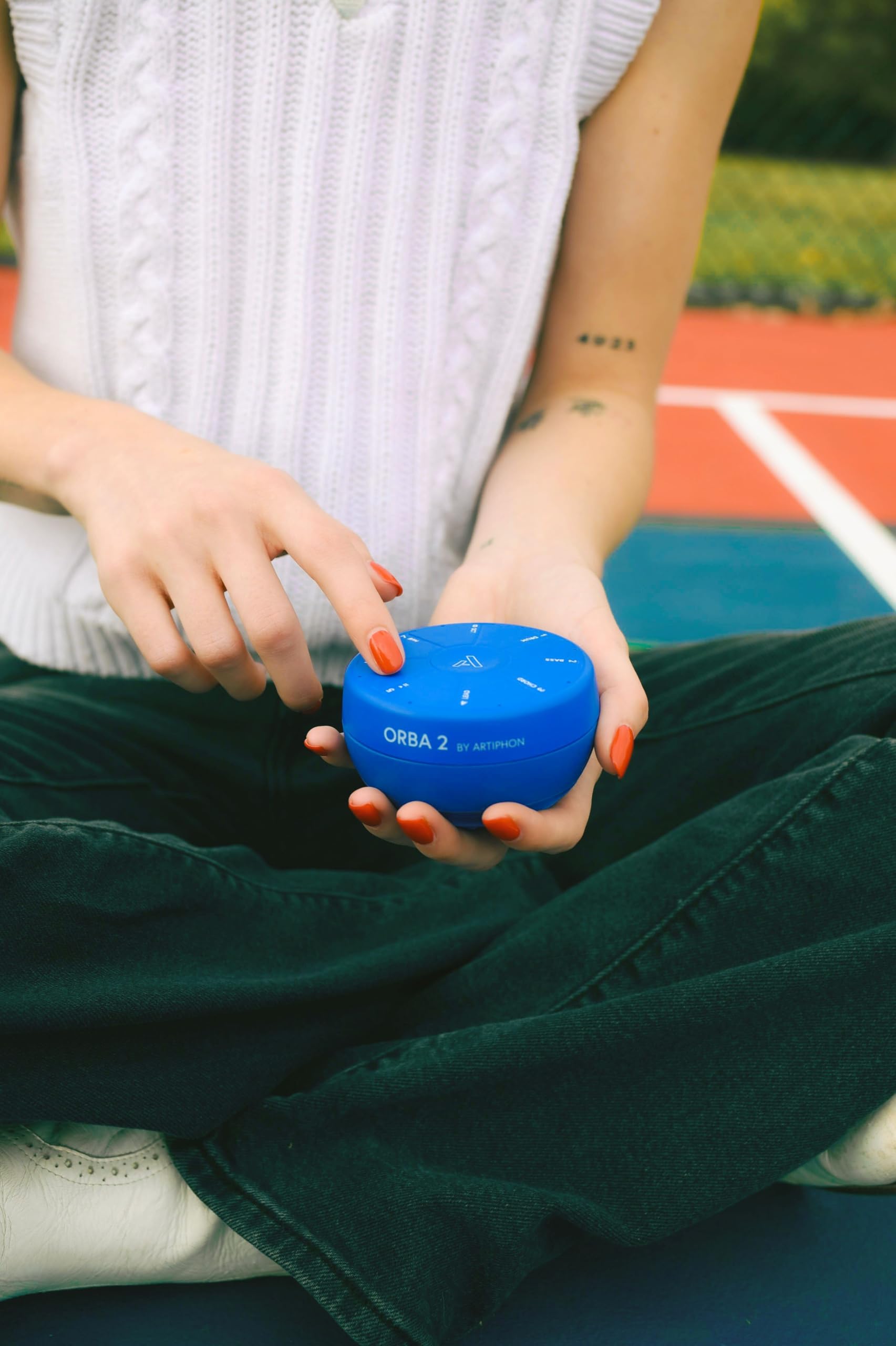 Artiphon Orba 2 Blue synthétiseur portable, échantillonneur, looper & contrôleur MIDI (8 touchpads, looper embarqué, Nouveau : moteur d'échantillonnage 2GB, jusqu'à 128 mesures), Bleu