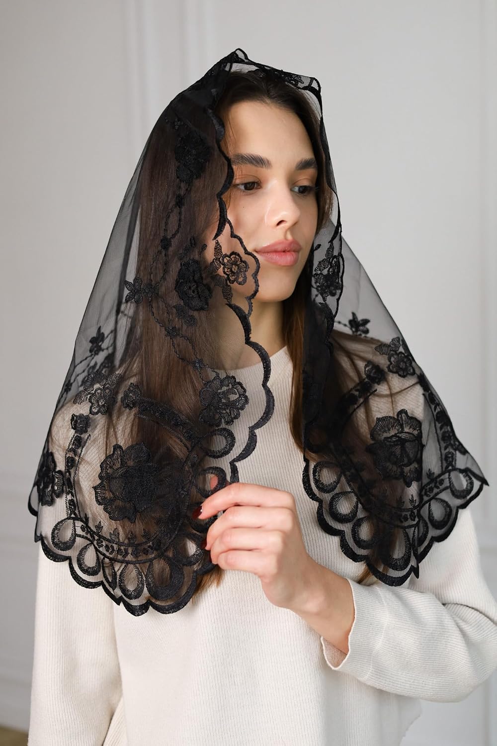 Women's Soft Tulle Veil with Elegant Lace Edge-Lightweight Wedding Chapel Veil-Catholic Church Head Covering