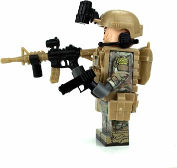 Battle Brick 1.6 Inches Tall Army Ranger OCP SF Soldier Custom Collectible Minifigure | الملحقات المصنوعة في الولايات المتحدة الأمريكية | Minifig العسكرية الأصلية | هدية رائعة للأعمار من 10 سنوات إلى AFOL للبالغين