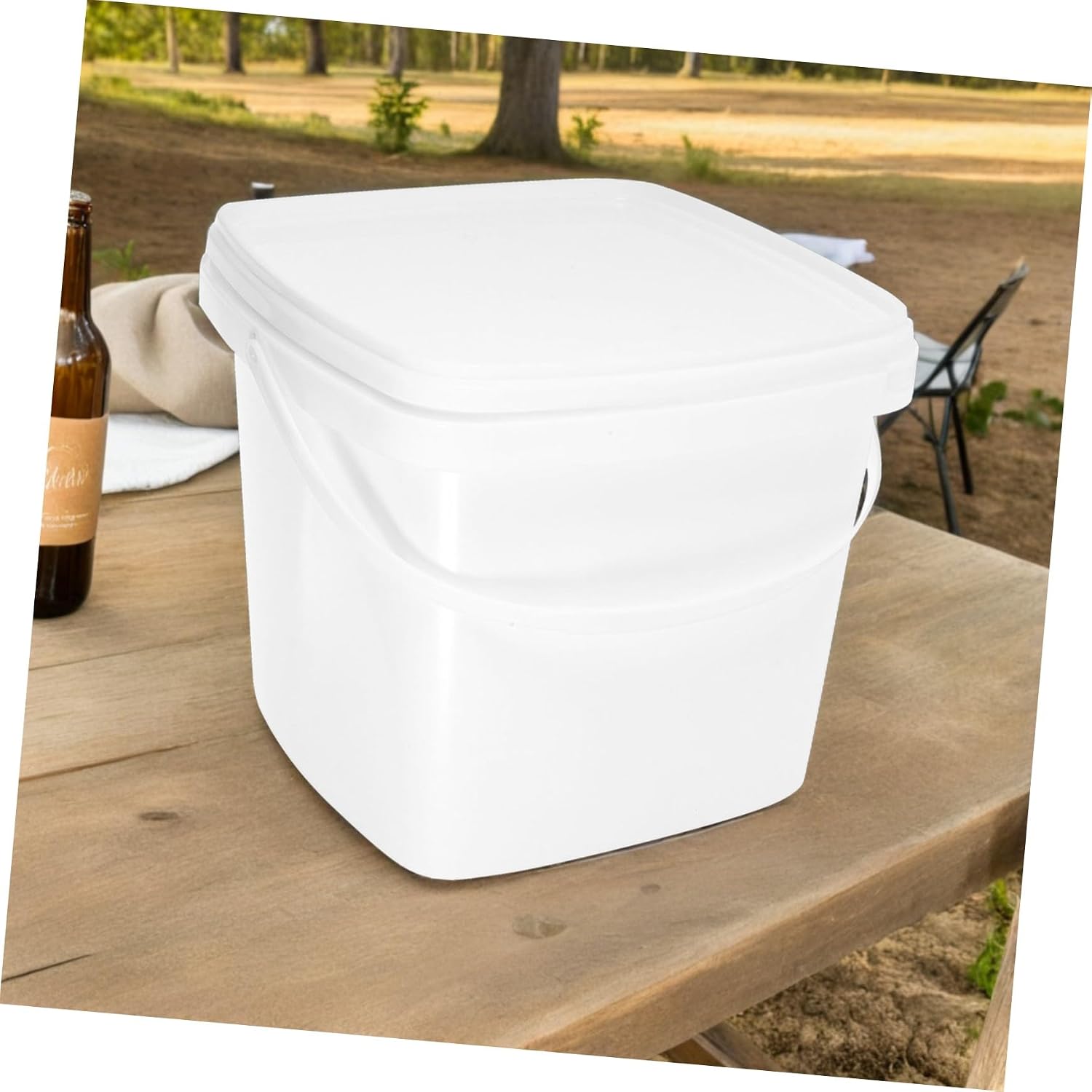 Portable 2l Plastic Bucket with Handle and Lid, Thickened White Small Water Pail for Home Cleaning, Farm Use, and Outdoor Activities