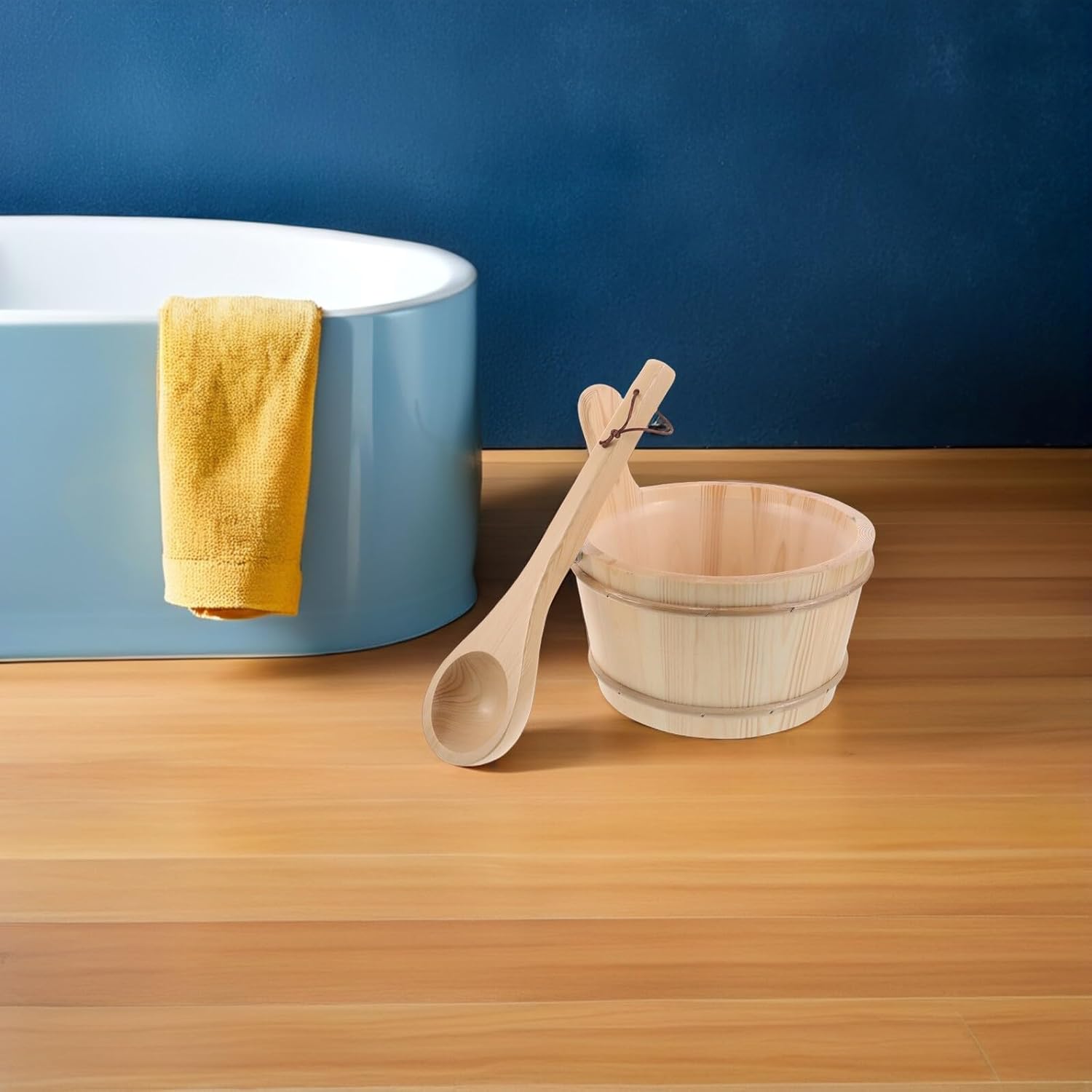 Luxshiny Wooden Sauna Bucket with Plastic Liner and Shower Ladle 4l Small Sauna Pail Set for Indoor Steam Room and Footbath Spa Accessories