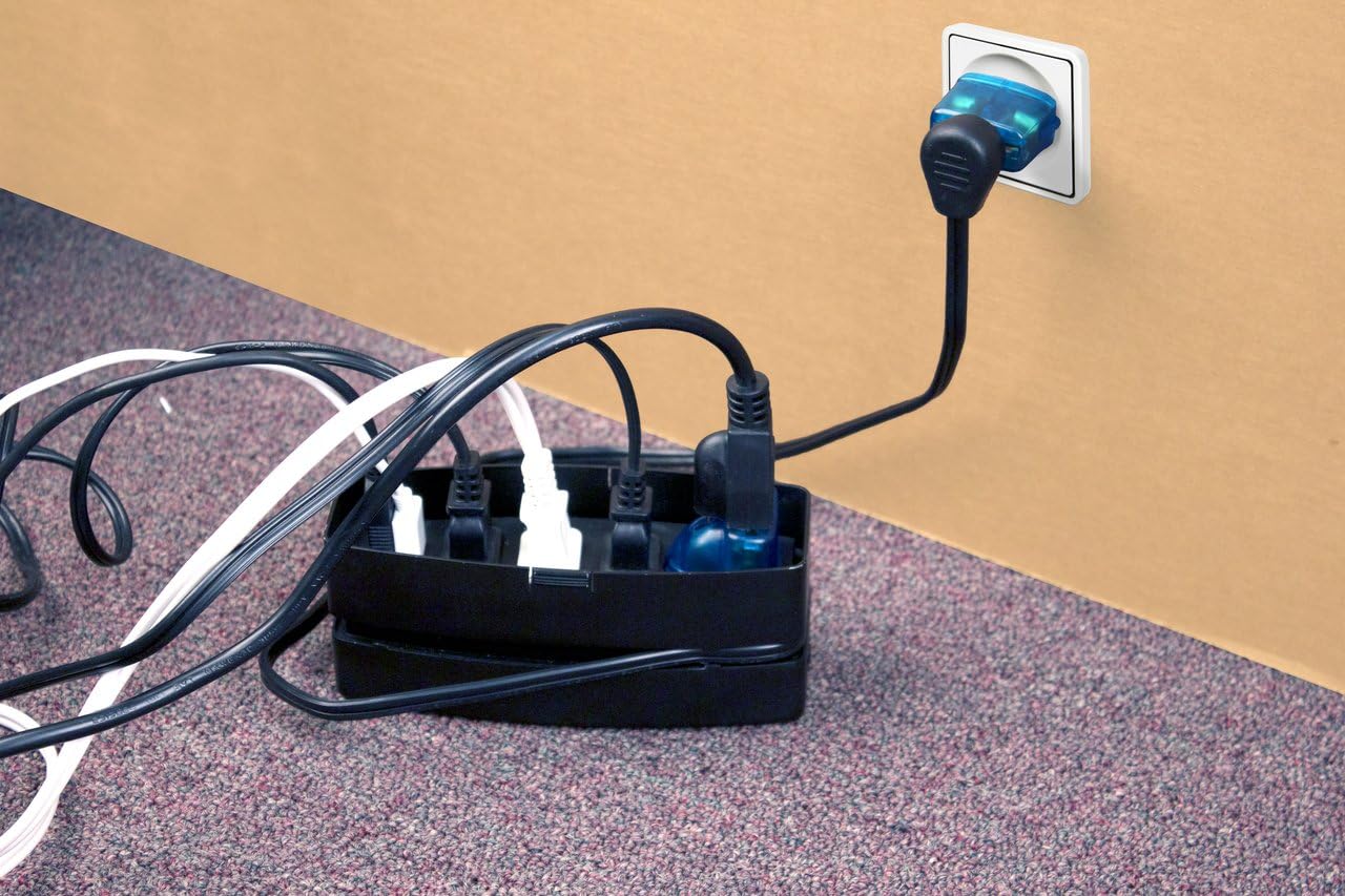 Plug Genie International Travel Adapter and Power Strip Set, Blue