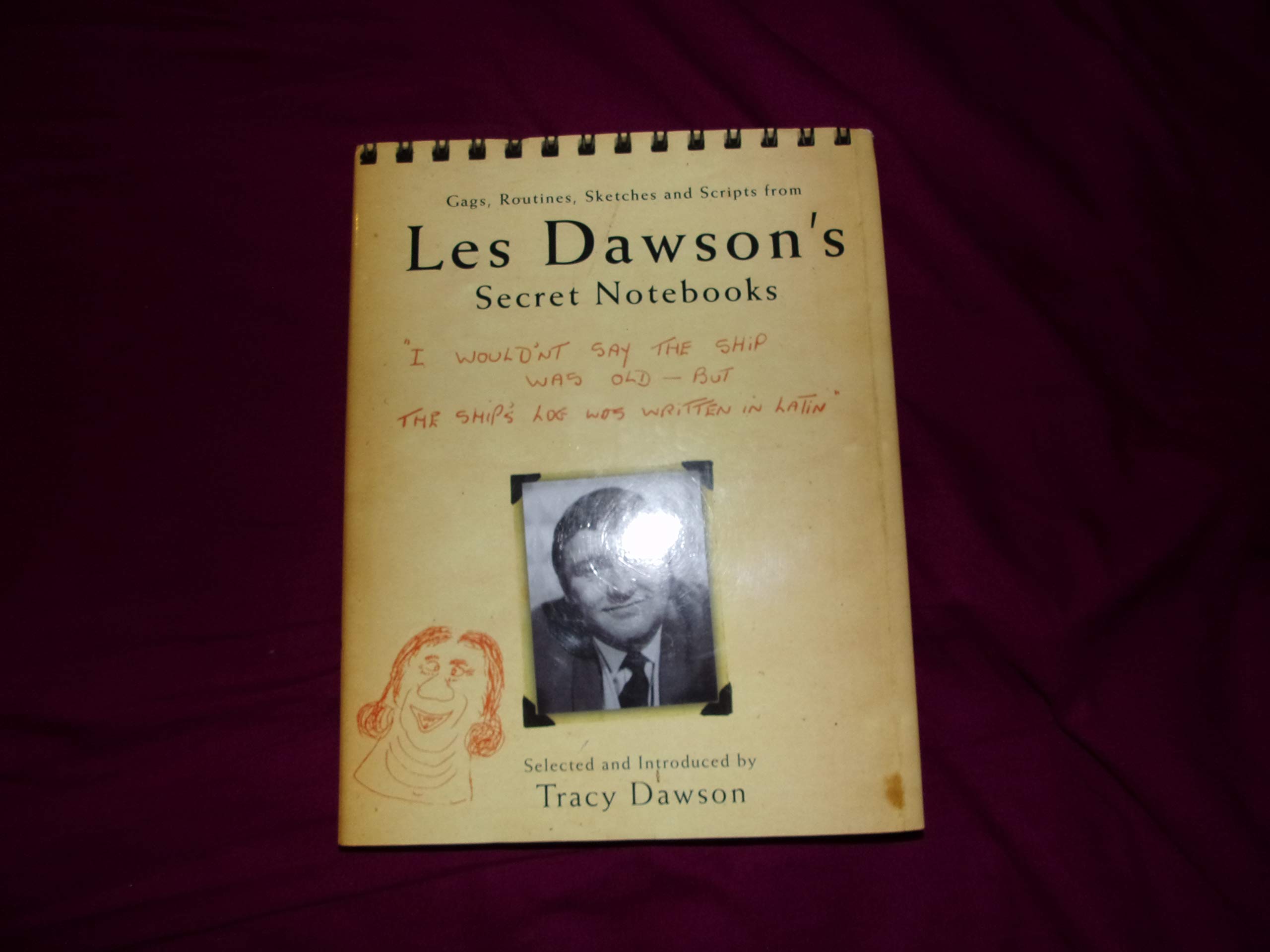 Les Dawson's Secret Notebooks Lecture Idéale en Soirée au Coin du Feu