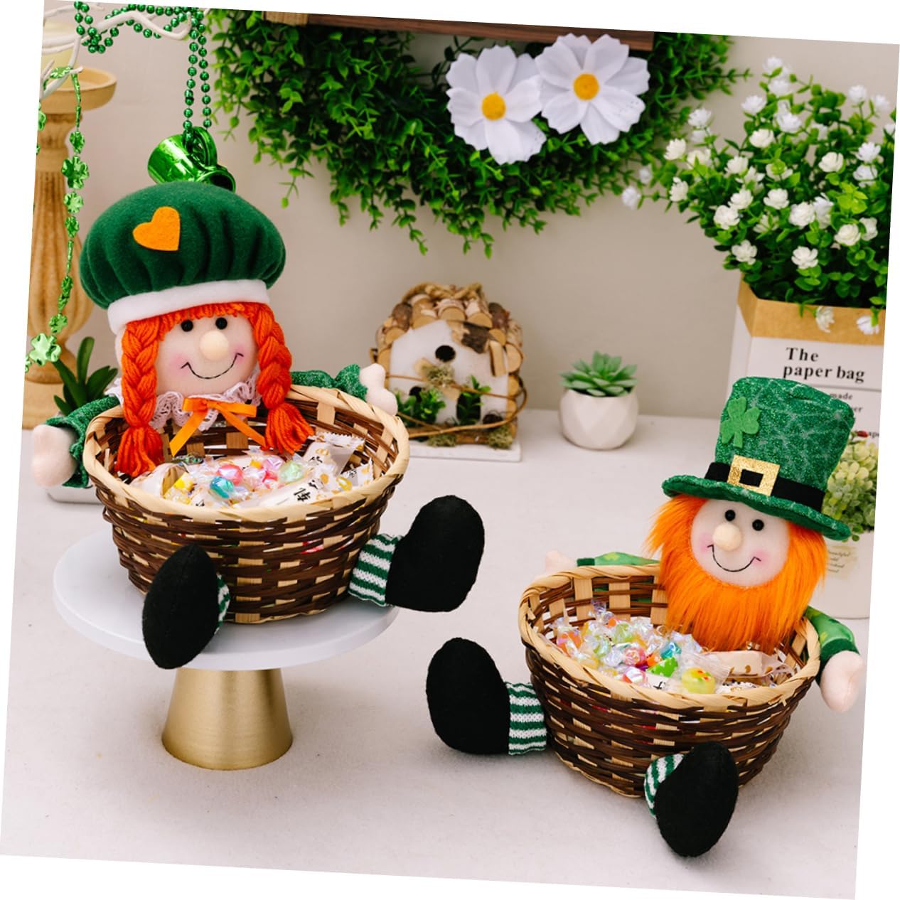 St Patrick's Day Candy Basket Creative Snack Storage Container for Parties Home Decor Adorable Leaf Design for Treats
