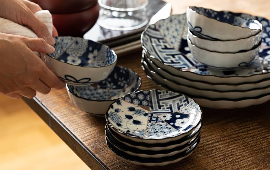 Amazon | 美濃焼 藍友禅 菊形12cm小皿 | やまに(Yamani) | 小皿