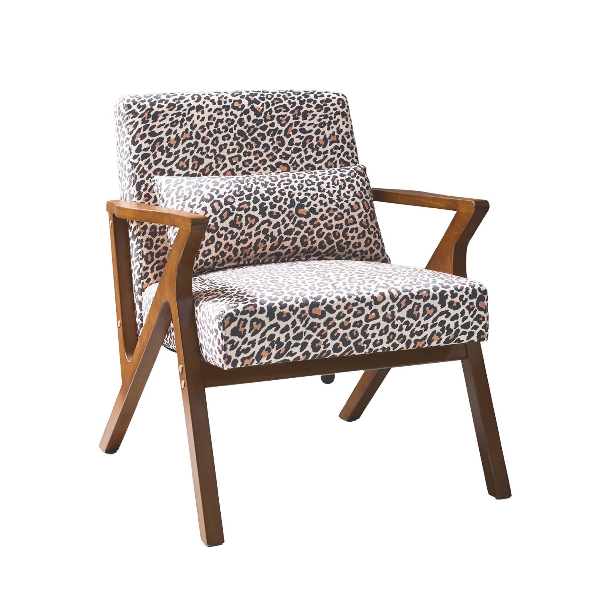 sweeek - Skandinavischer Sessel aus Hevea-Holz mit Leopardenmuster - Antoine