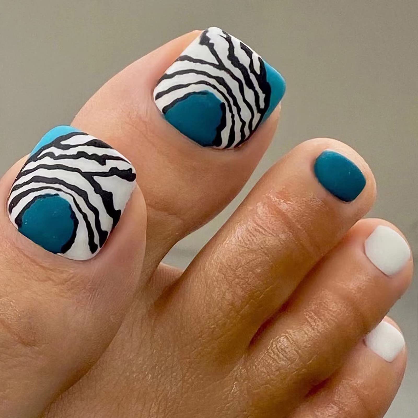 Zebra Print Toe Nails