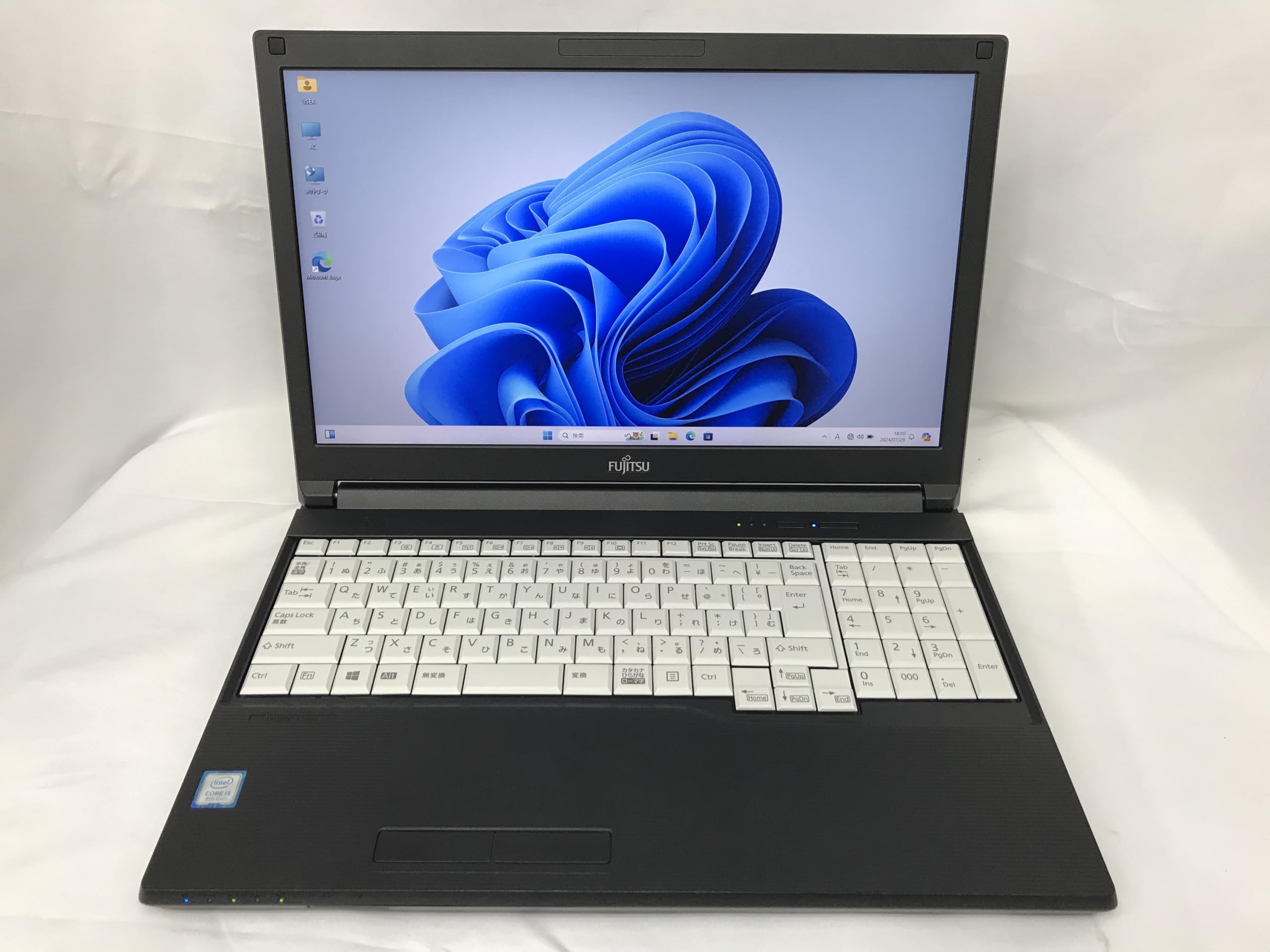 美品 富士通 LIFEBOOK A579/A LIFEBOOK A579/C(CPU： Core i5 8265U 1.6GHz/メモリ：8GB/新品