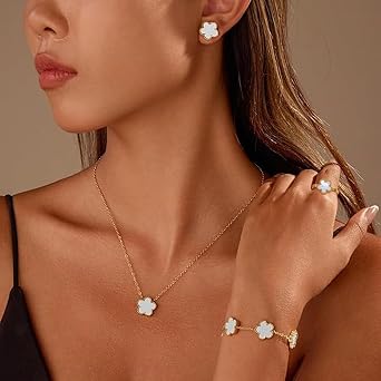Four-Leaf Clover Jewellery Set for Women Girls 18K Gold Plated Stainless Steel Lucky Double-sided Clover Pendant Necklace Stud Earrings Bracelet Ring Adjustable Jewellery Sets Birthday Gifts 5 PCS