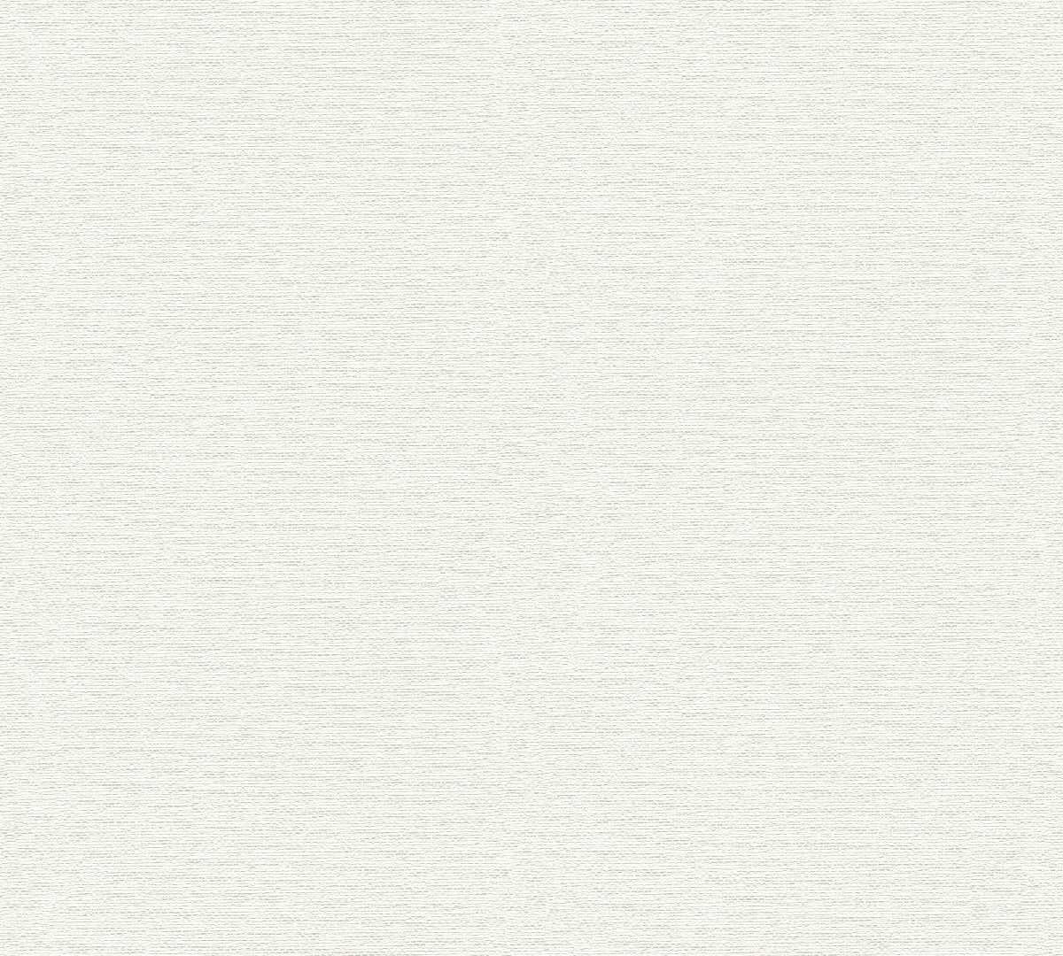Papier peint blanc texturé pour rénover un grand salon lumineux