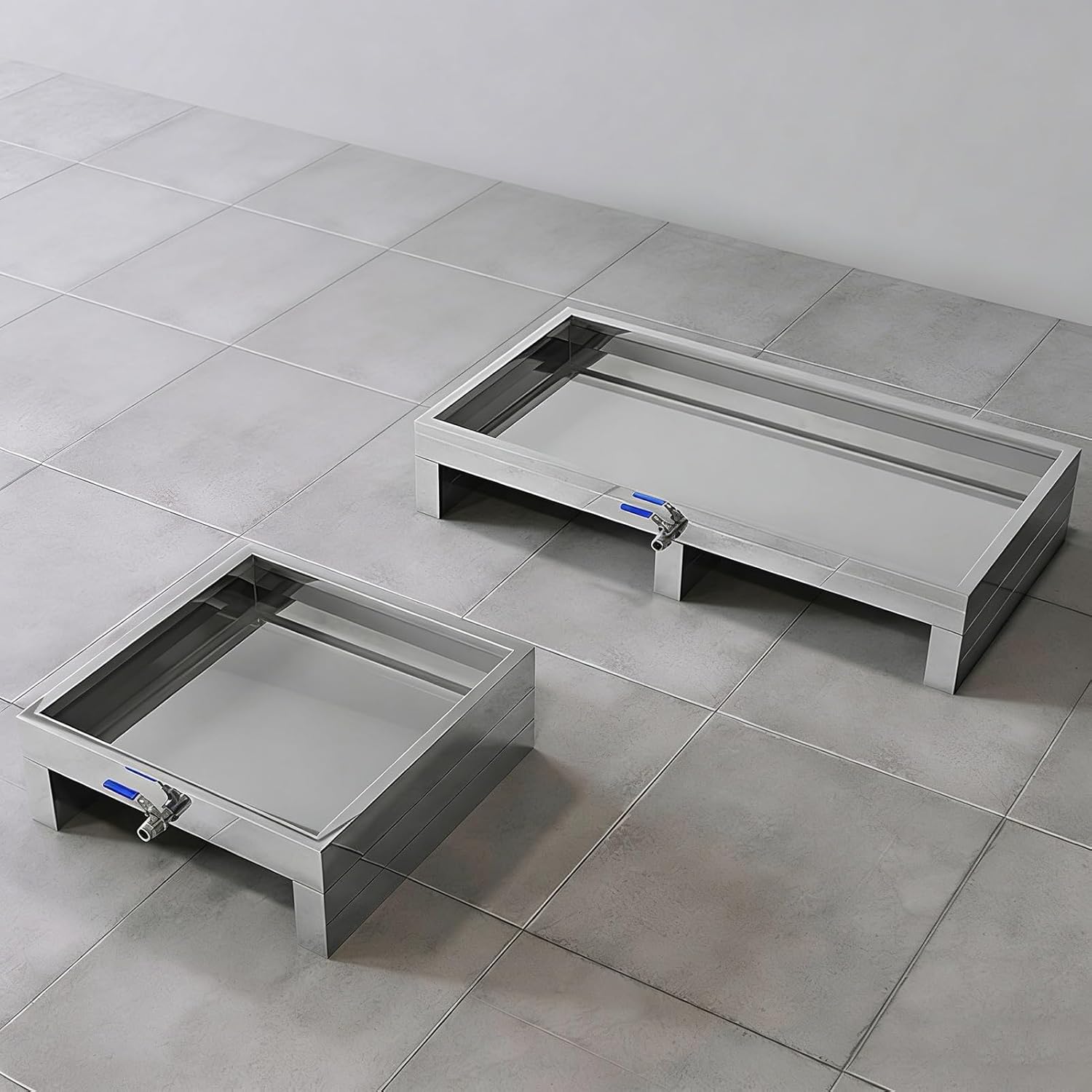 Spill Containment Pallet, Garage Stainless Steel Modular Leakproof Tray with Drain Outlets, Industrial Platform Forklift Pockets for Outdoor Storage of Goods(Silver,65x65x15cm)