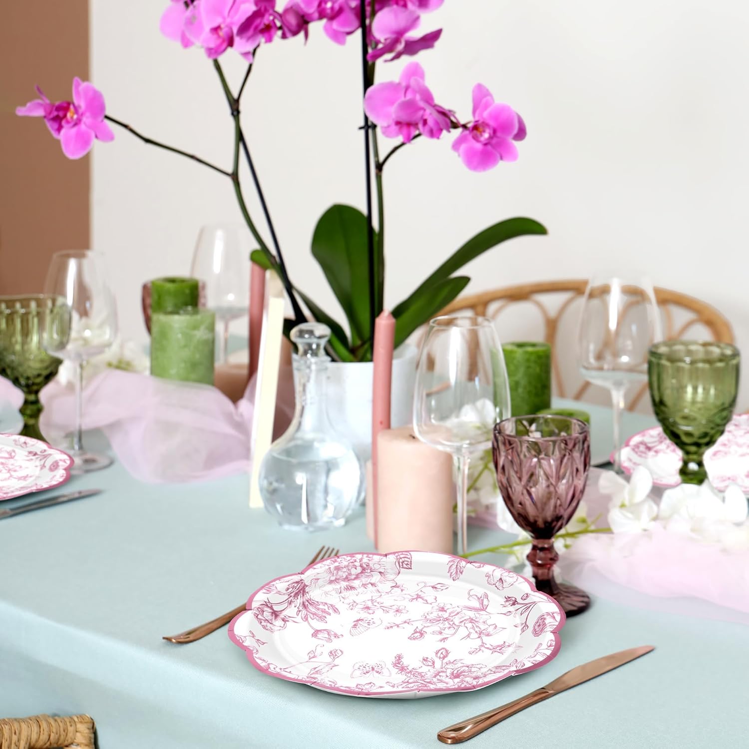 Kochorie 150 Pieces Pink Flower Paper Plates 7 Inches Disposable Floral Paper Plates Scalloped Pink Chinoiserie Vintage Flower Dessert Plate for Wedding Birthday Holiday Party Decor Supplies