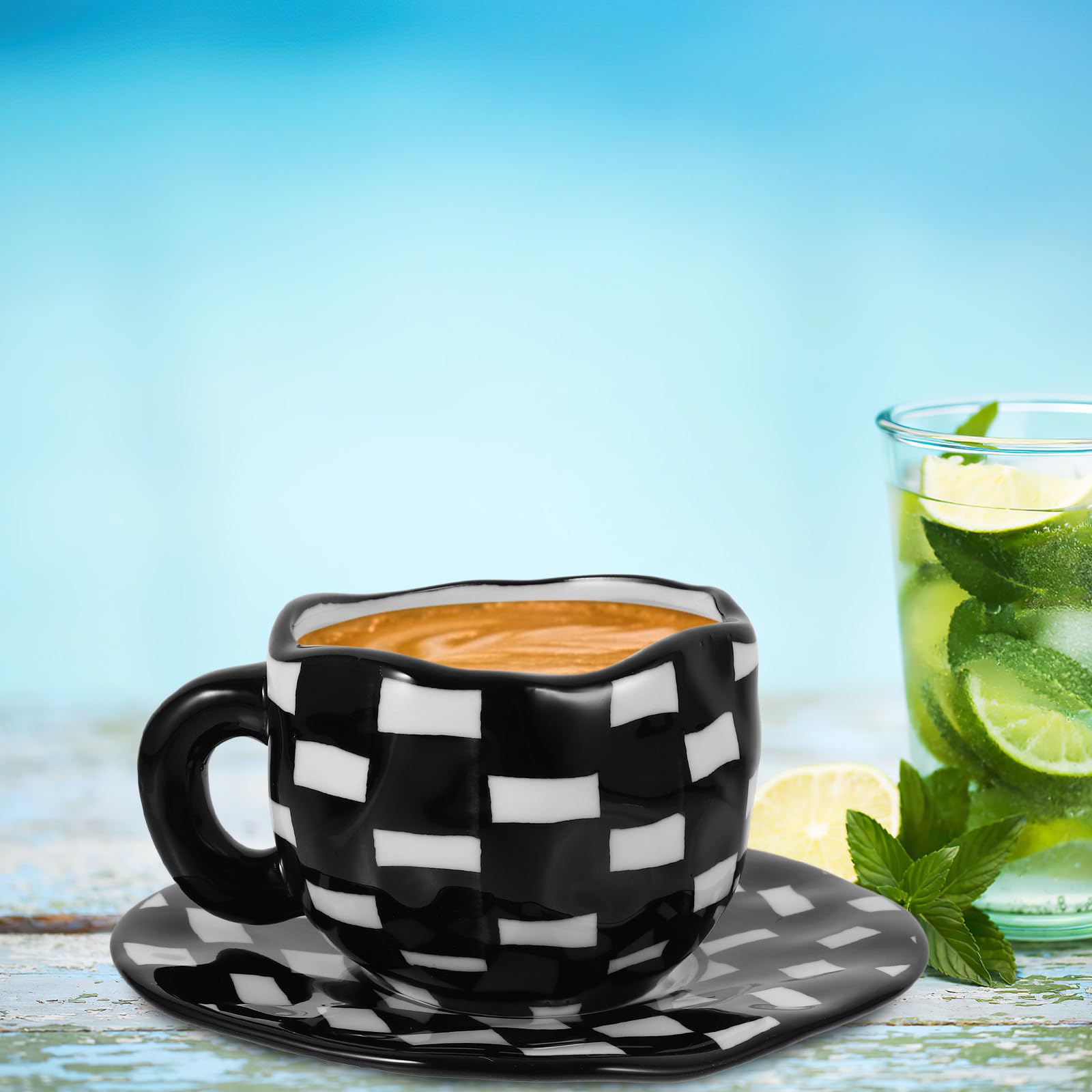 Karierter Becher mit Untertasse Satz aus Keramik Schwarz | Wasser und Fruchtsaft, Robust Verarbeitet, Leicht zu Reinigen, für Restaurant und Café