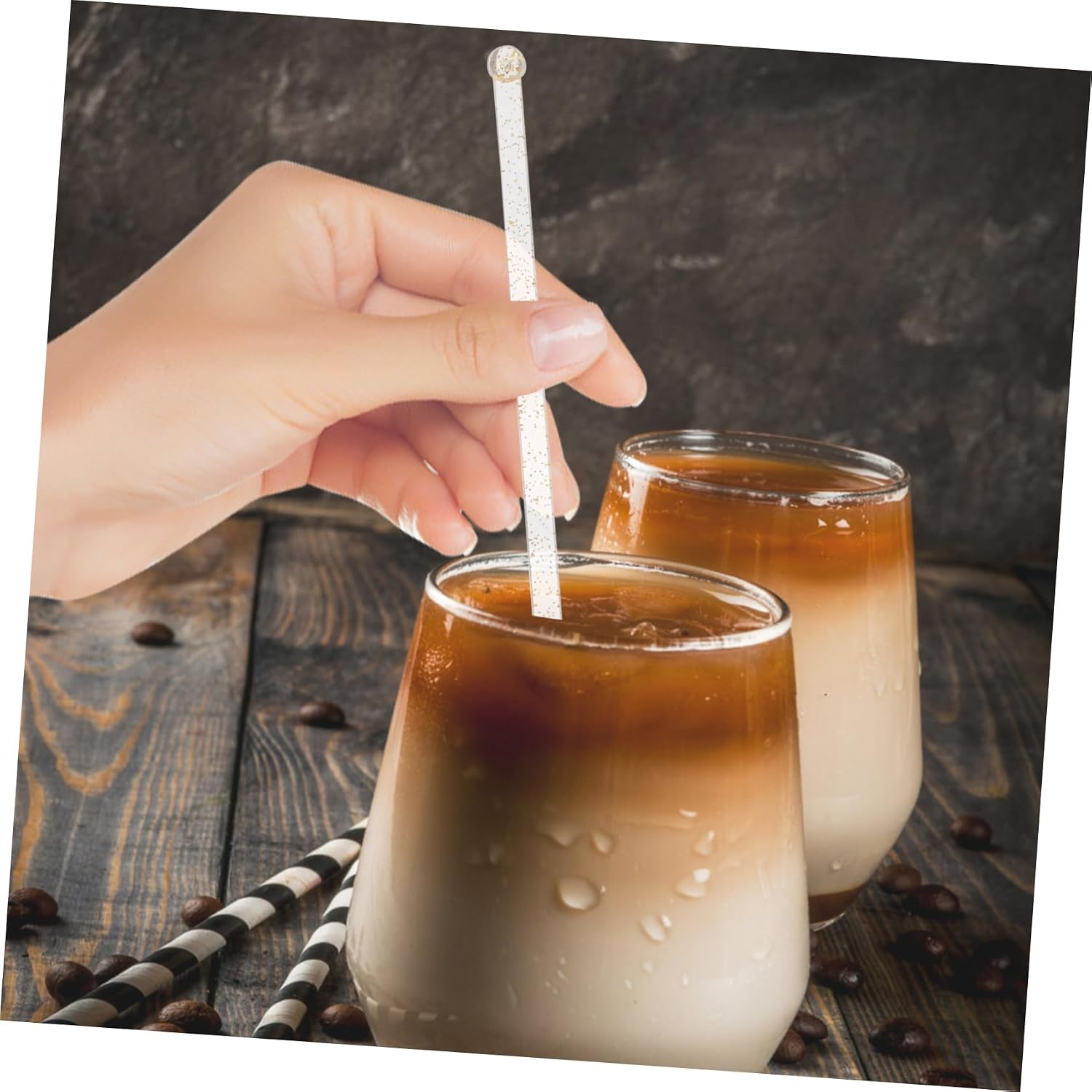 100pcs Gold Cocktail Stirrers Clear Plastic Swizzle Sticks for Coffee Milk Tea and Bar Drinks Versatile Mixing Rods for Home and Party Use