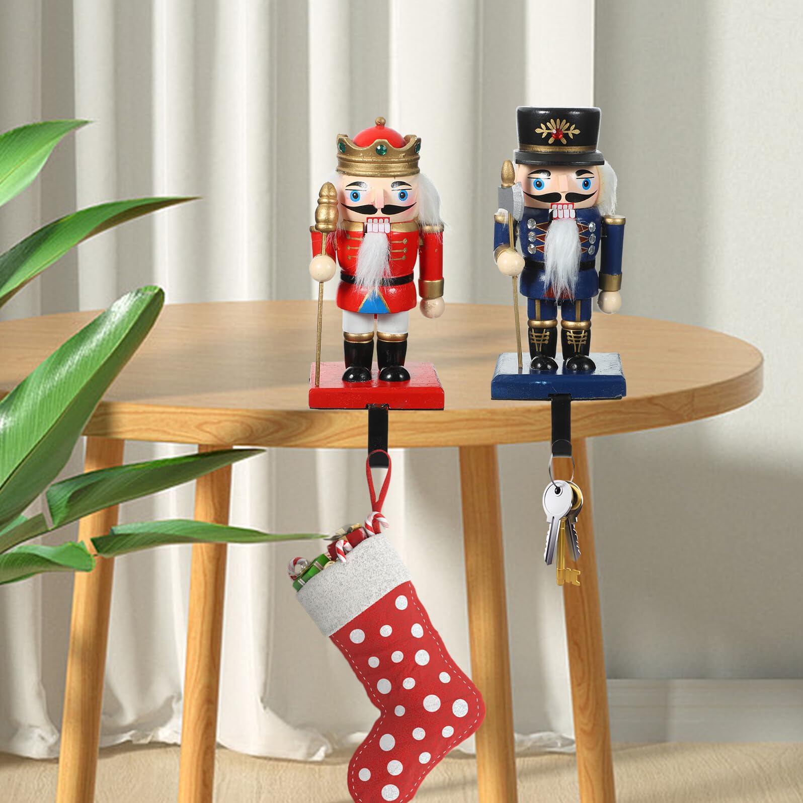 MAGICLULU Colgador para Calcetines Navideños Cascanueces de Madera y Aleación de Zinc Soporte Resistente para Repisa de Chimenea Decoración Navideña 2 Piezas