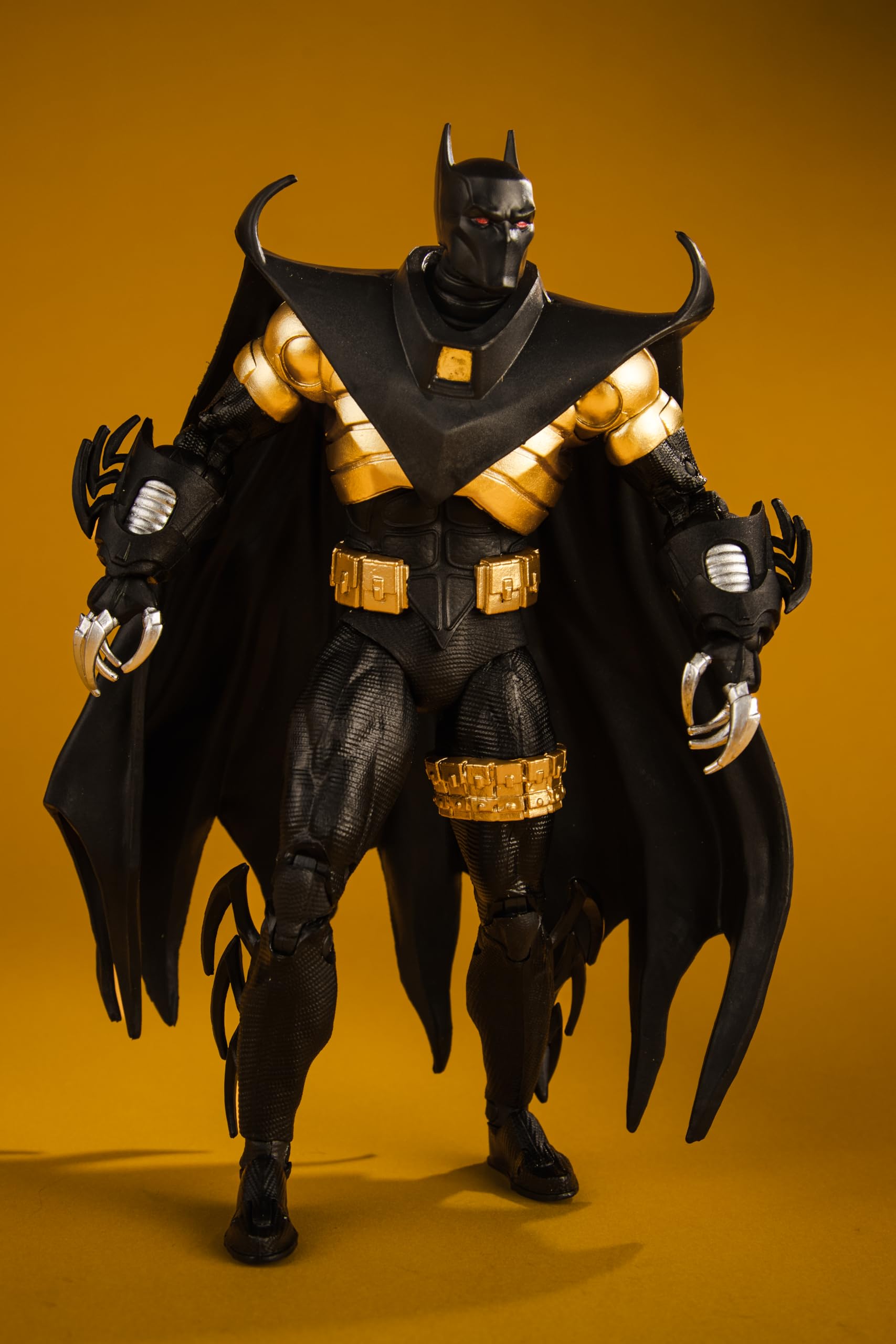McFarlane DC Multiverse Azrael (Batman: Knightfall) Knightmare Edition Gold Label 18 cm figurka zabawki