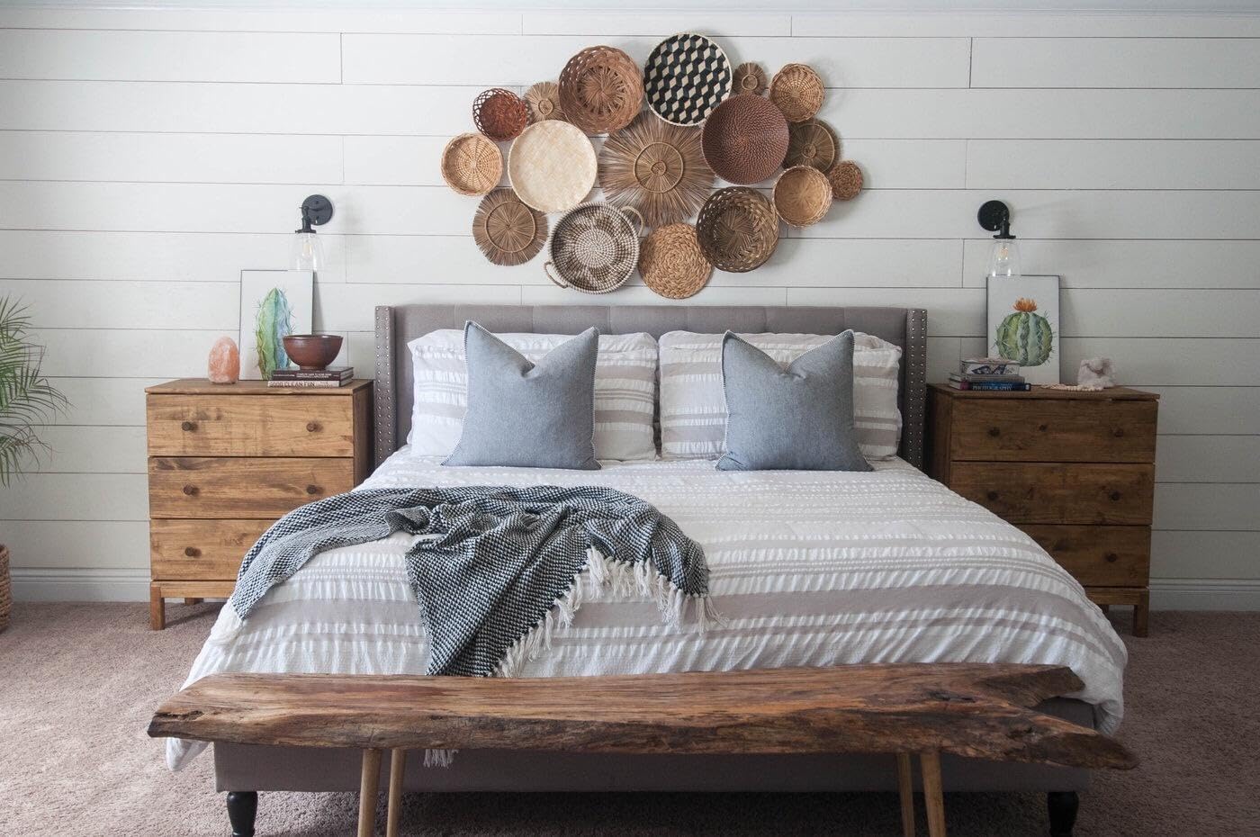 PERMO Industrial Vintage Single Sconce with Oval Cone Clear Glass Shade 1-Light Wall Sconce Wall Lamp (Black)